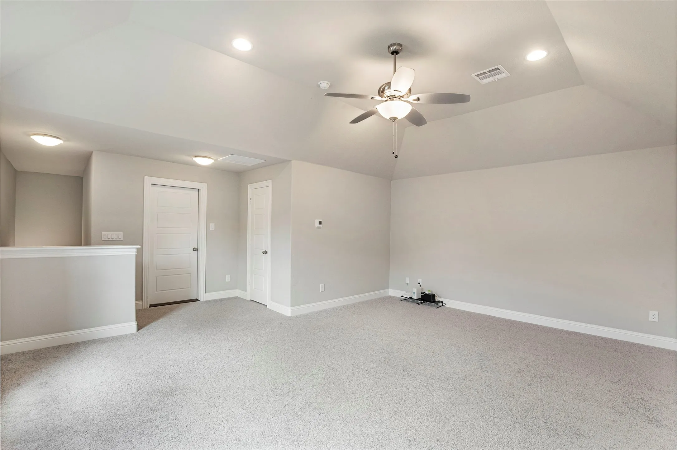 Single Family Residence For Sale in Johnson County , 1953 Silver Falls Drive, Burleson, Texas 76028, 4 Bedroom, 3 Bathroom, 3 Garage spaces, 2,840 Sqft, built in 2021, mls#21299303, Real Estate Agent in Burleson, Homes For Sale in Johnson county, Homes For Sale in Burleson, Realtor in Burleson Texas, Real Estate Brokerage Independent Realty Texas, Luminita Cordes Realtor