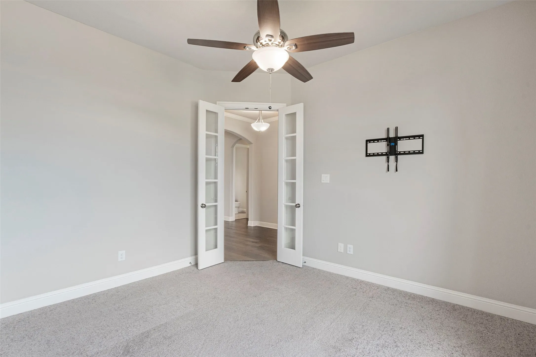 Single Family Residence For Sale in Johnson County , 1953 Silver Falls Drive, Burleson, Texas 76028, 4 Bedroom, 3 Bathroom, 3 Garage spaces, 2,840 Sqft, built in 2021, mls#21299303, Real Estate Agent in Burleson, Homes For Sale in Johnson county, Homes For Sale in Burleson, Realtor in Burleson Texas, Real Estate Brokerage Independent Realty Texas, Luminita Cordes Realtor