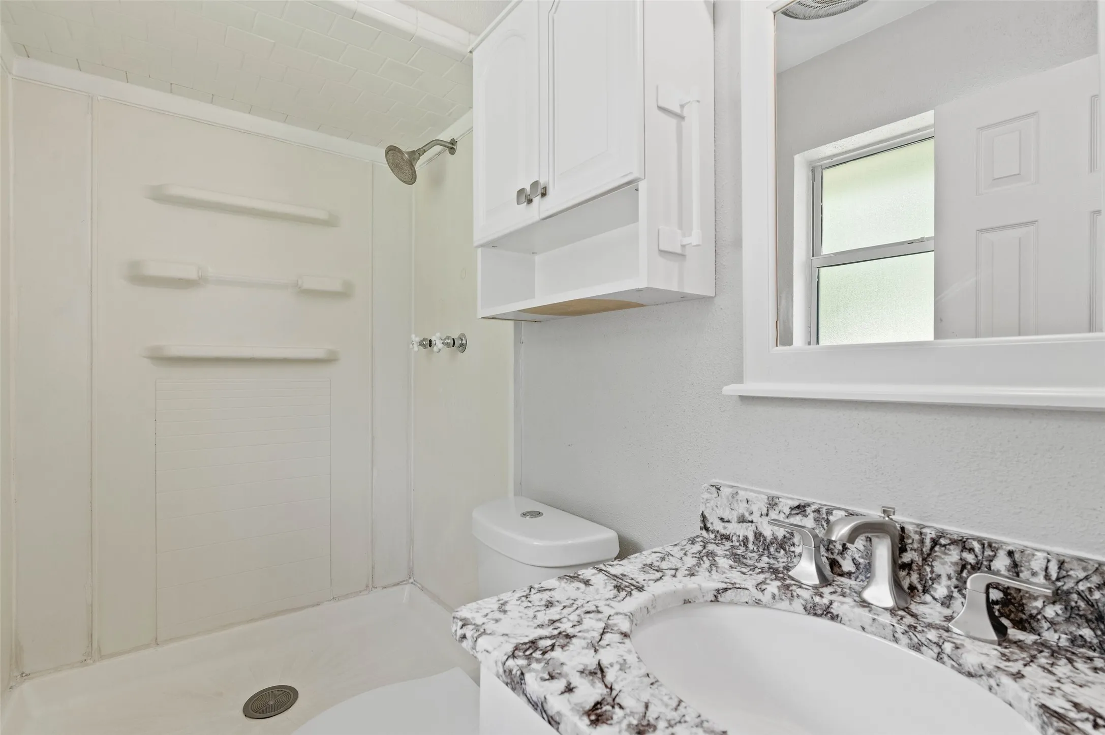 Single Family Residence For Sale in Denton County , 2308 Westwood Drive, Denton, Texas 76205, 4 Bedroom, 2 Bathroom, 1 Garage spaces, 1,490 Sqft, built in 1978, mls#21299777, Real Estate Agent in Denton, Homes For Sale in Denton county, Homes For Sale in Denton, Realtor in Denton Texas, Real Estate Brokerage Independent Realty Texas, Luminita Cordes Realtor