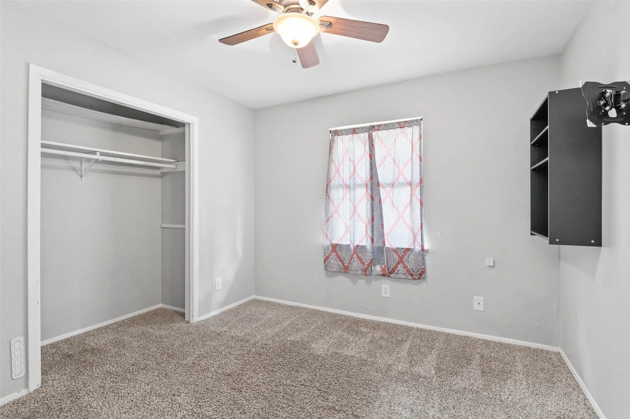 Single Family Residence For Sale in Denton County , 2308 Westwood Drive, Denton, Texas 76205, 4 Bedroom, 2 Bathroom, 1 Garage spaces, 1,490 Sqft, built in 1978, mls#21299777, Real Estate Agent in Denton, Homes For Sale in Denton county, Homes For Sale in Denton, Realtor in Denton Texas, Real Estate Brokerage Independent Realty Texas, Luminita Cordes Realtor