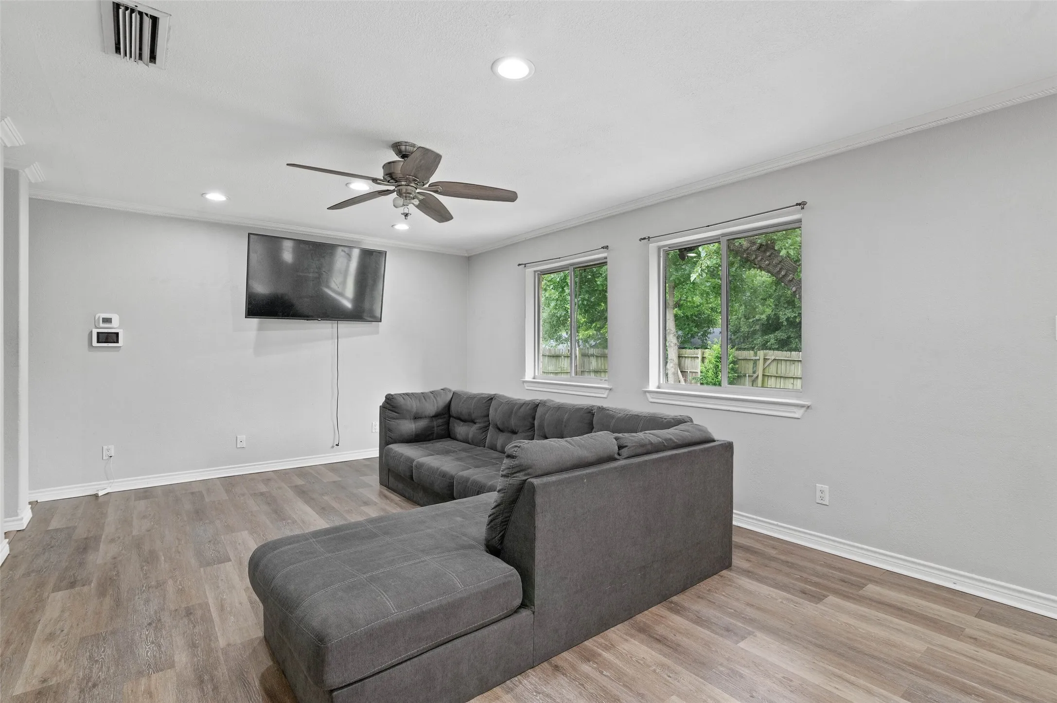 Single Family Residence For Sale in Denton County , 2308 Westwood Drive, Denton, Texas 76205, 4 Bedroom, 2 Bathroom, 1 Garage spaces, 1,490 Sqft, built in 1978, mls#21299777, Real Estate Agent in Denton, Homes For Sale in Denton county, Homes For Sale in Denton, Realtor in Denton Texas, Real Estate Brokerage Independent Realty Texas, Luminita Cordes Realtor