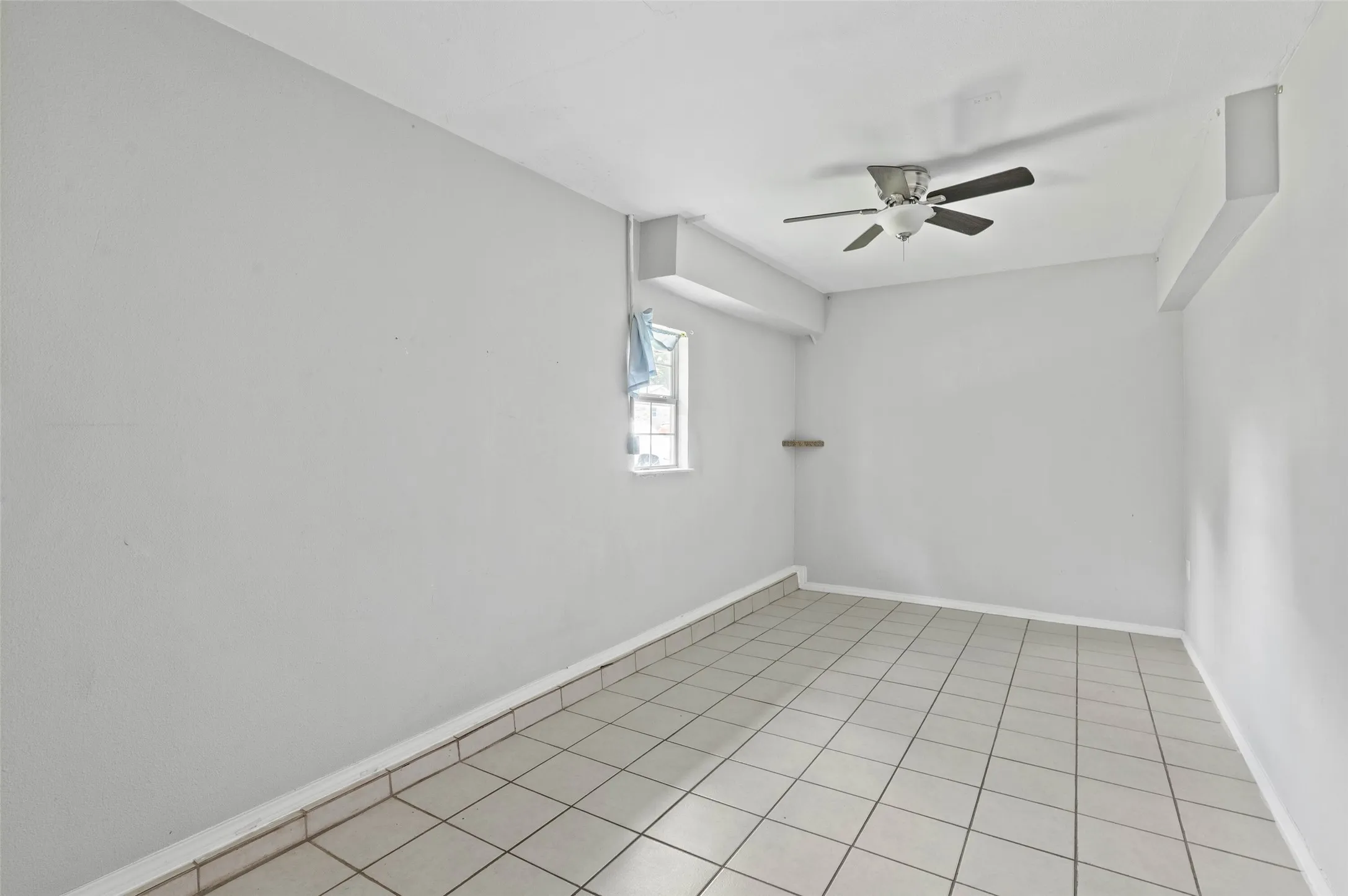 Single Family Residence For Sale in Denton County , 2308 Westwood Drive, Denton, Texas 76205, 4 Bedroom, 2 Bathroom, 1 Garage spaces, 1,490 Sqft, built in 1978, mls#21299777, Real Estate Agent in Denton, Homes For Sale in Denton county, Homes For Sale in Denton, Realtor in Denton Texas, Real Estate Brokerage Independent Realty Texas, Luminita Cordes Realtor