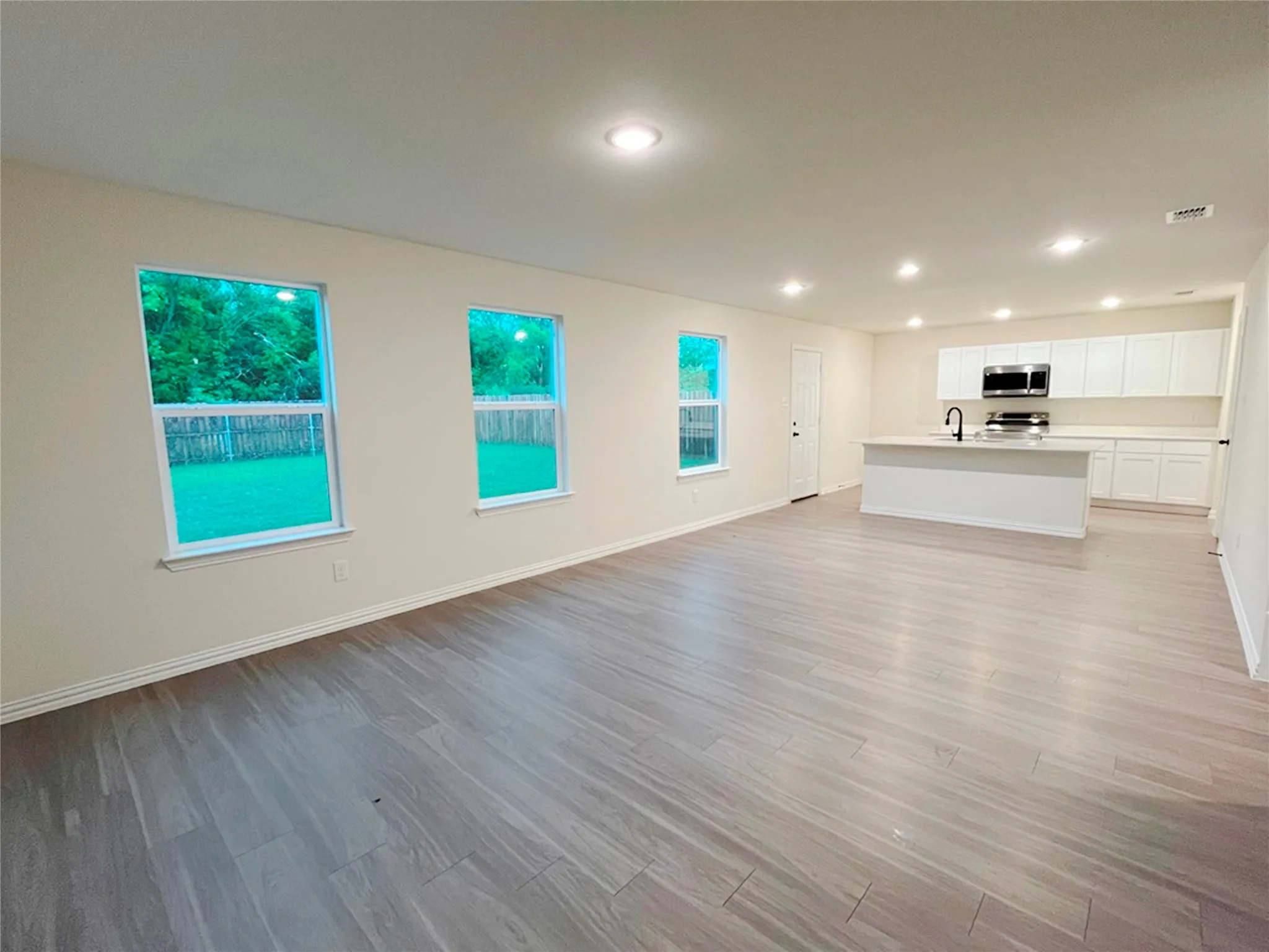 Single Family Residence For Sale in Hunt County , 106 Doma Avenue, Greenville, Texas 75402, 4 Bedroom, 3 Bathroom, 2 Garage spaces, 1,828 Sqft, built in 2024, mls#21299708, Real Estate Agent in Greenville, Homes For Sale in Hunt county, Homes For Sale in Greenville, Realtor in Greenville Texas, Real Estate Brokerage Independent Realty Texas, Luminita Cordes Realtor