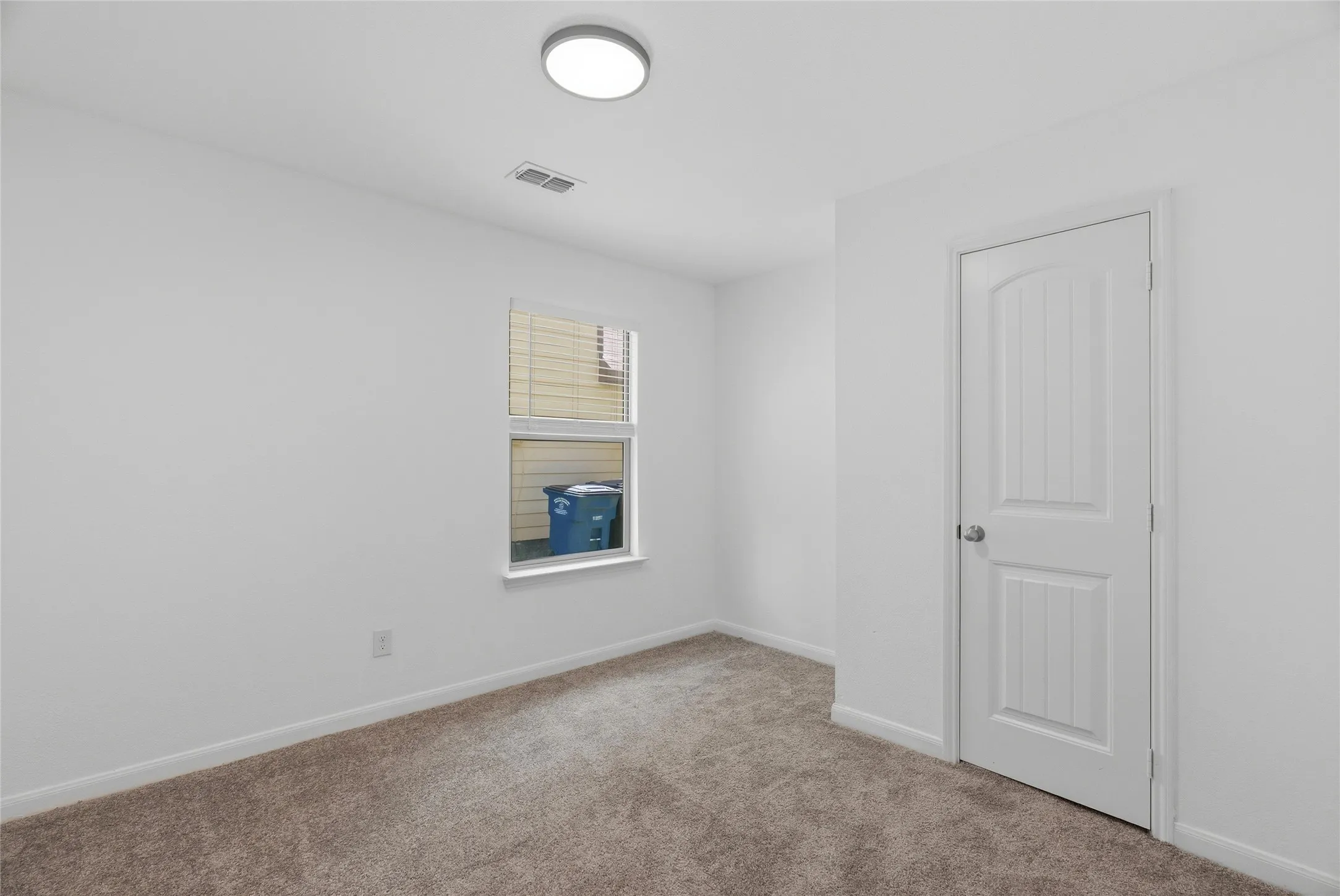 Single Family Residence For Sale in Dallas County , 2839 Saint David Drive, Dallas, Texas 75233, 5 Bedroom, 2 Bathroom, 2 Garage spaces, 1,839 Sqft, built in 2015, mls#21299495, Real Estate Agent in Dallas, Homes For Sale in Dallas county, Homes For Sale in Dallas, Realtor in Dallas Texas, Real Estate Brokerage Independent Realty Texas, Luminita Cordes Realtor