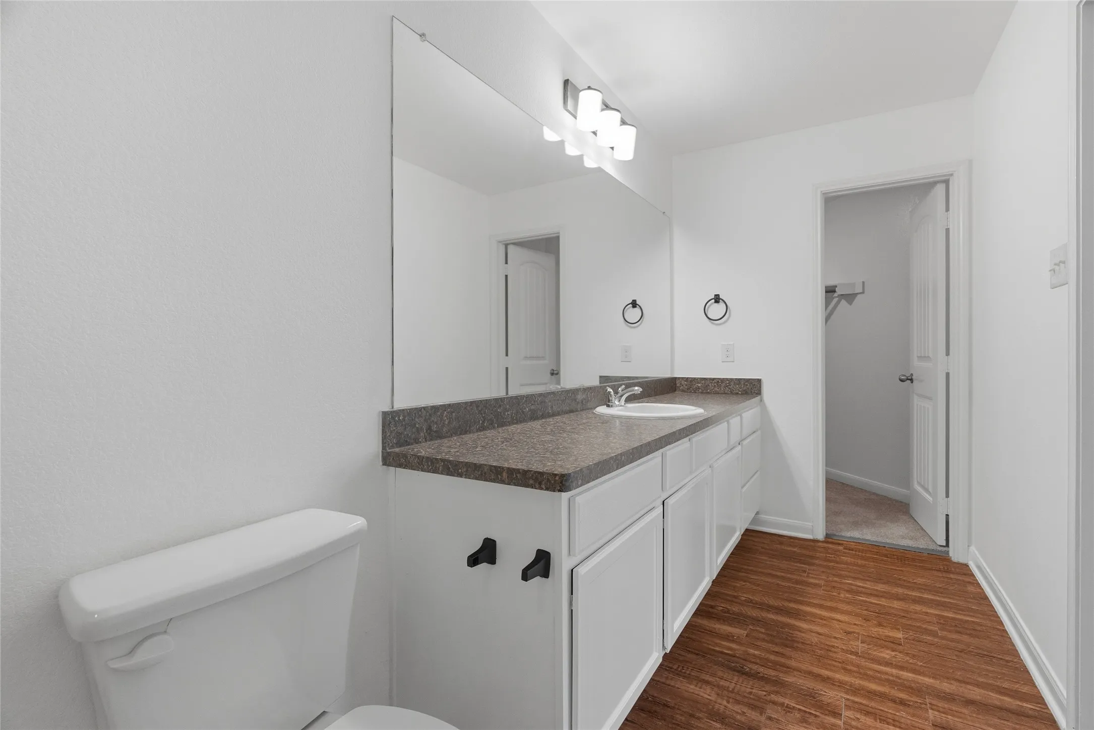 Single Family Residence For Sale in Dallas County , 2839 Saint David Drive, Dallas, Texas 75233, 5 Bedroom, 2 Bathroom, 2 Garage spaces, 1,839 Sqft, built in 2015, mls#21299495, Real Estate Agent in Dallas, Homes For Sale in Dallas county, Homes For Sale in Dallas, Realtor in Dallas Texas, Real Estate Brokerage Independent Realty Texas, Luminita Cordes Realtor