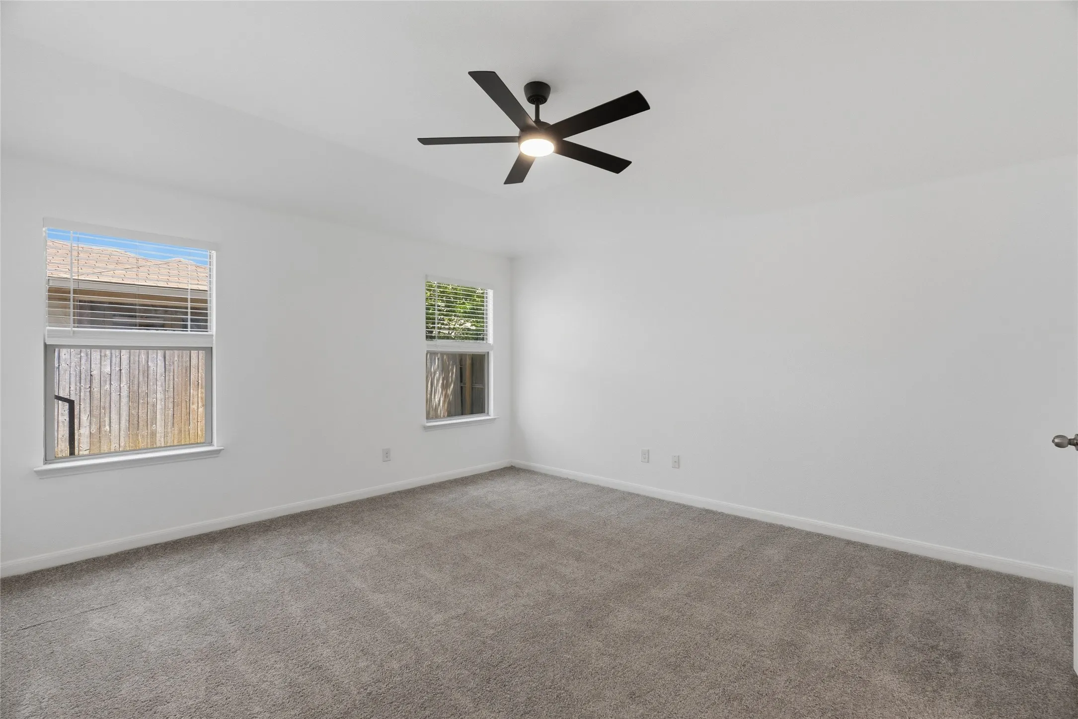 Single Family Residence For Sale in Dallas County , 2839 Saint David Drive, Dallas, Texas 75233, 5 Bedroom, 2 Bathroom, 2 Garage spaces, 1,839 Sqft, built in 2015, mls#21299495, Real Estate Agent in Dallas, Homes For Sale in Dallas county, Homes For Sale in Dallas, Realtor in Dallas Texas, Real Estate Brokerage Independent Realty Texas, Luminita Cordes Realtor