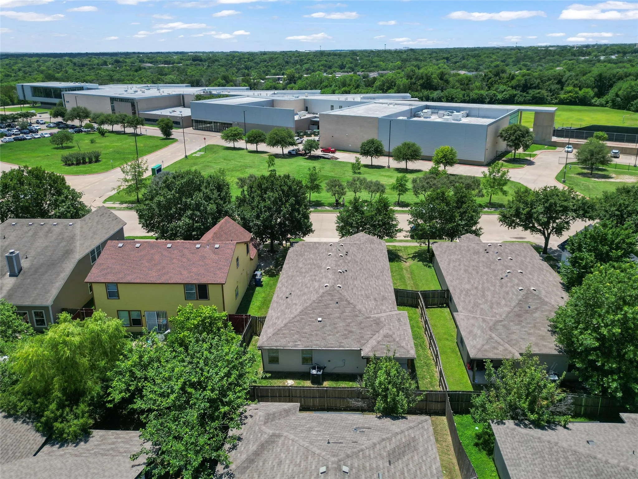 Single Family Residence For Sale in Dallas County , 2839 Saint David Drive, Dallas, Texas 75233, 5 Bedroom, 2 Bathroom, 2 Garage spaces, 1,839 Sqft, built in 2015, mls#21299495, Real Estate Agent in Dallas, Homes For Sale in Dallas county, Homes For Sale in Dallas, Realtor in Dallas Texas, Real Estate Brokerage Independent Realty Texas, Luminita Cordes Realtor