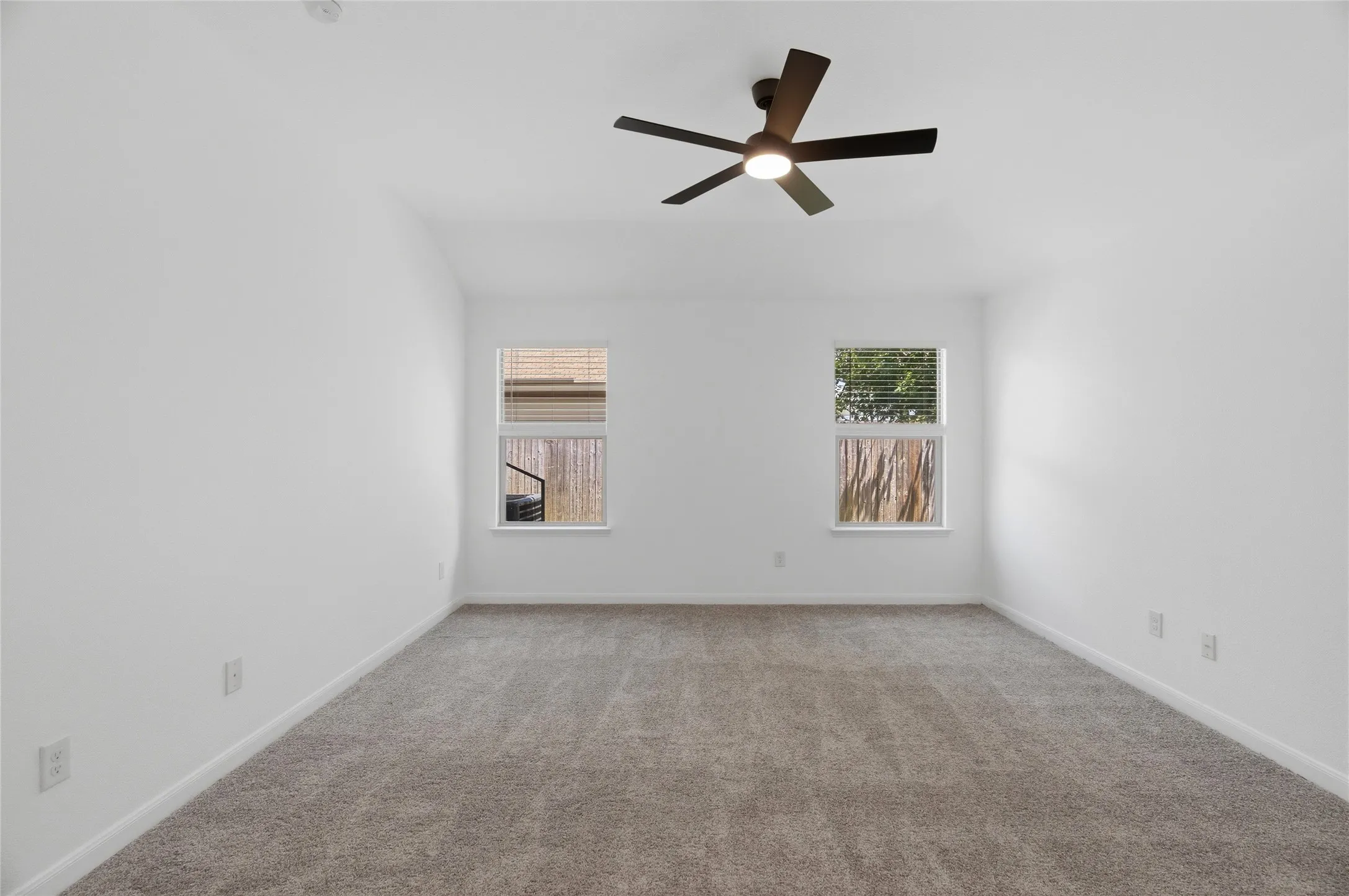 Single Family Residence For Sale in Dallas County , 2839 Saint David Drive, Dallas, Texas 75233, 5 Bedroom, 2 Bathroom, 2 Garage spaces, 1,839 Sqft, built in 2015, mls#21299495, Real Estate Agent in Dallas, Homes For Sale in Dallas county, Homes For Sale in Dallas, Realtor in Dallas Texas, Real Estate Brokerage Independent Realty Texas, Luminita Cordes Realtor
