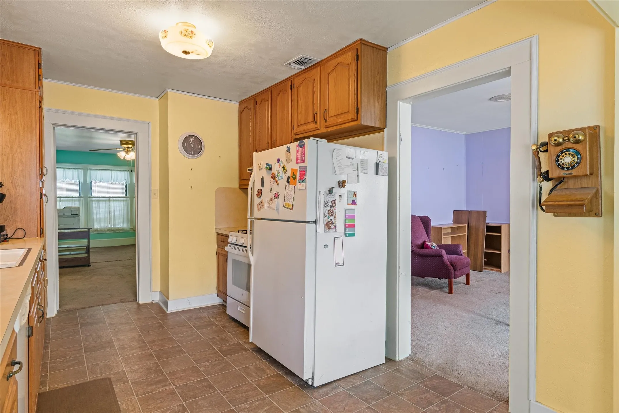 Single Family Residence For Sale in Van Zandt County , 432 W High Street, Wills Point, Texas 75169, 3 Bedroom, 2 Bathroom, Garage spaces, 1,902 Sqft, built in 1929, mls#21290638, Real Estate Agent in Wills Point, Homes For Sale in Van Zandt county, Homes For Sale in Wills Point, Realtor in Wills Point Texas, Real Estate Brokerage Independent Realty Texas, Luminita Cordes Realtor