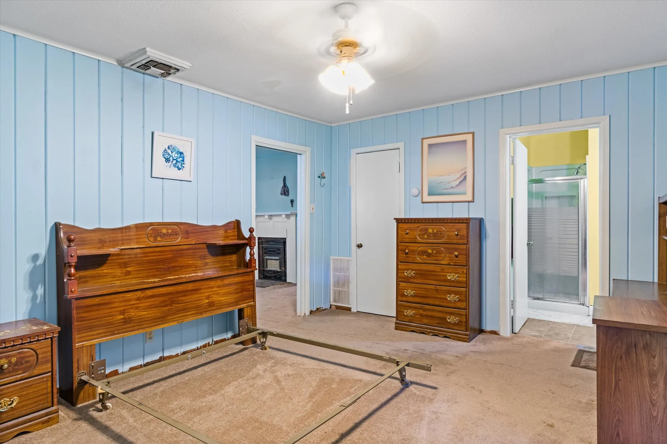 Single Family Residence For Sale in Van Zandt County , 432 W High Street, Wills Point, Texas 75169, 3 Bedroom, 2 Bathroom, Garage spaces, 1,902 Sqft, built in 1929, mls#21290638, Real Estate Agent in Wills Point, Homes For Sale in Van Zandt county, Homes For Sale in Wills Point, Realtor in Wills Point Texas, Real Estate Brokerage Independent Realty Texas, Luminita Cordes Realtor