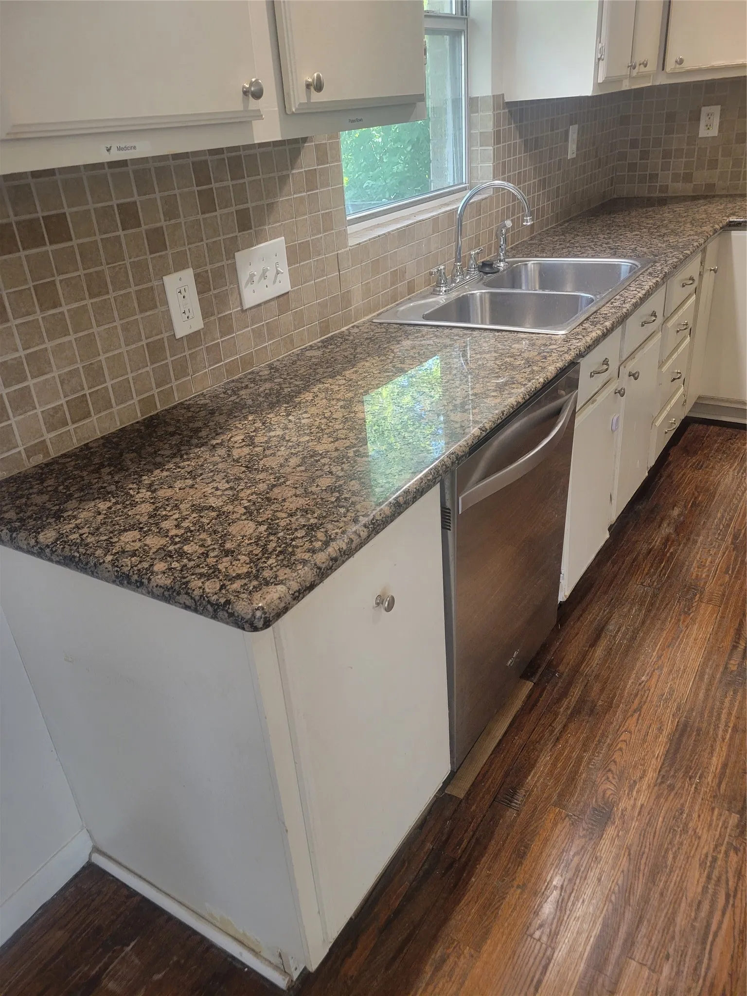 Single Family Residence For Sale in Dallas County , 10850 Sharondale Drive, Dallas, Texas 75228, 3 Bedroom, 2 Bathroom, 1 Garage spaces, 1,157 Sqft, built in 1955, mls#21298702, Real Estate Agent in Dallas, Homes For Sale in Dallas county, Homes For Sale in Dallas, Realtor in Dallas Texas, Real Estate Brokerage Independent Realty Texas, Luminita Cordes Realtor