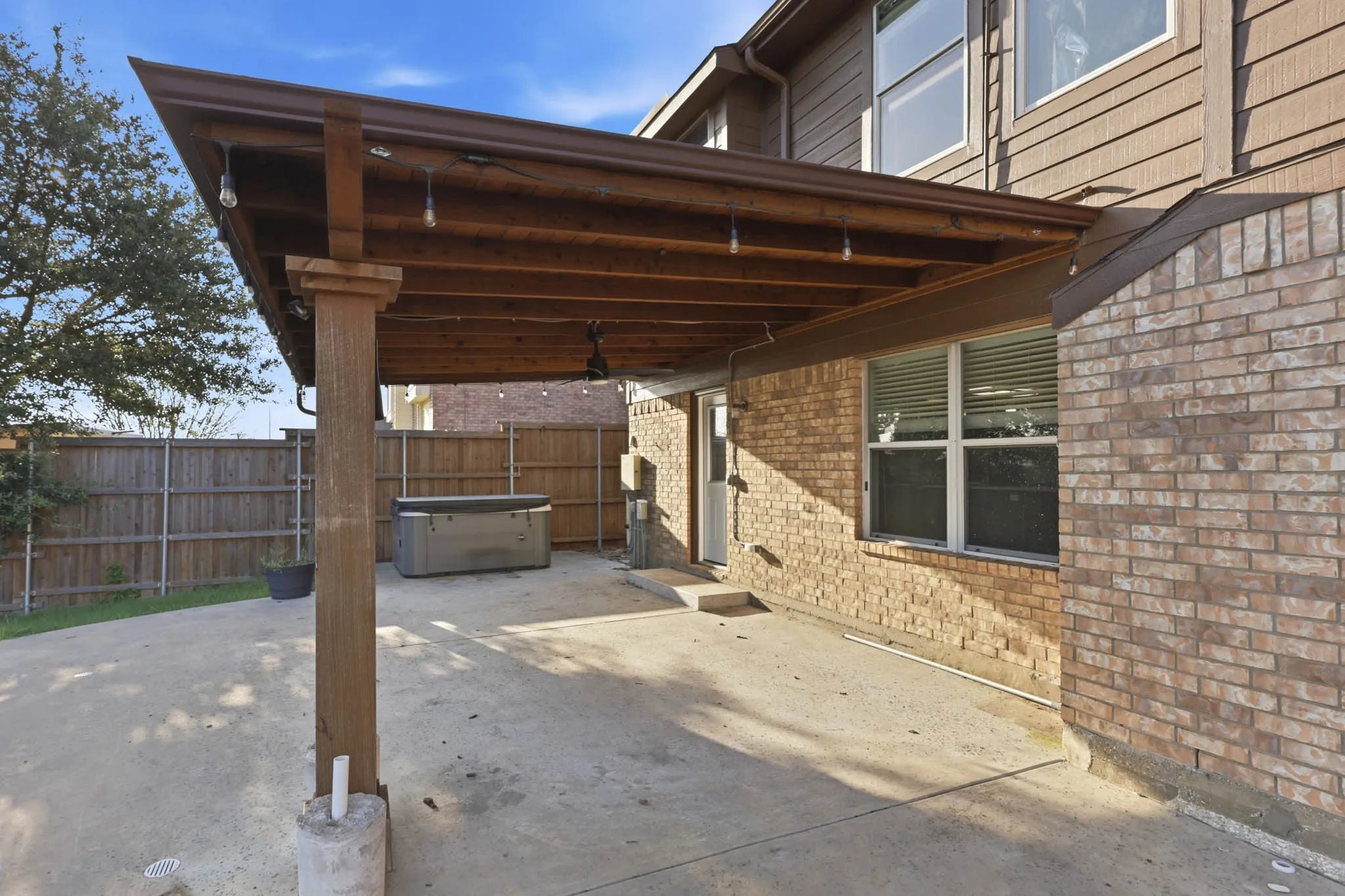Single Family Residence For Sale in Rockwall County , 608 Love Lane, Royse City, Texas 75189, 4 Bedroom, 3 Bathroom, 2 Garage spaces, 2,990 Sqft, built in 2004, mls#21267876, Real Estate Agent in Royse City, Homes For Sale in Rockwall county, Homes For Sale in Royse City, Realtor in Royse City Texas, Real Estate Brokerage Independent Realty Texas, Luminita Cordes Realtor