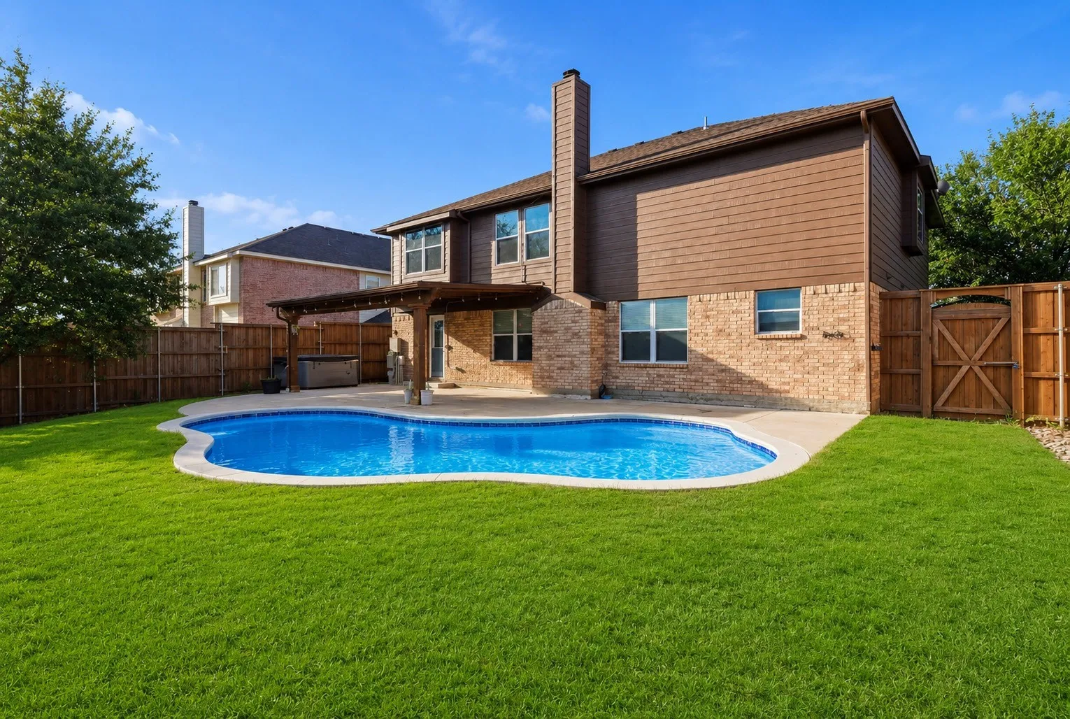Single Family Residence For Sale in Rockwall County , 608 Love Lane, Royse City, Texas 75189, 4 Bedroom, 3 Bathroom, 2 Garage spaces, 2,990 Sqft, built in 2004, mls#21267876, Real Estate Agent in Royse City, Homes For Sale in Rockwall county, Homes For Sale in Royse City, Realtor in Royse City Texas, Real Estate Brokerage Independent Realty Texas, Luminita Cordes Realtor