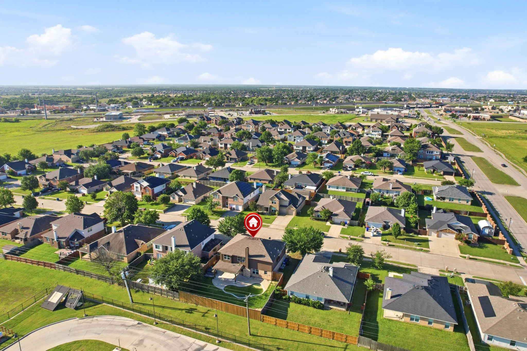 Single Family Residence For Sale in Rockwall County , 608 Love Lane, Royse City, Texas 75189, 4 Bedroom, 3 Bathroom, 2 Garage spaces, 2,990 Sqft, built in 2004, mls#21267876, Real Estate Agent in Royse City, Homes For Sale in Rockwall county, Homes For Sale in Royse City, Realtor in Royse City Texas, Real Estate Brokerage Independent Realty Texas, Luminita Cordes Realtor