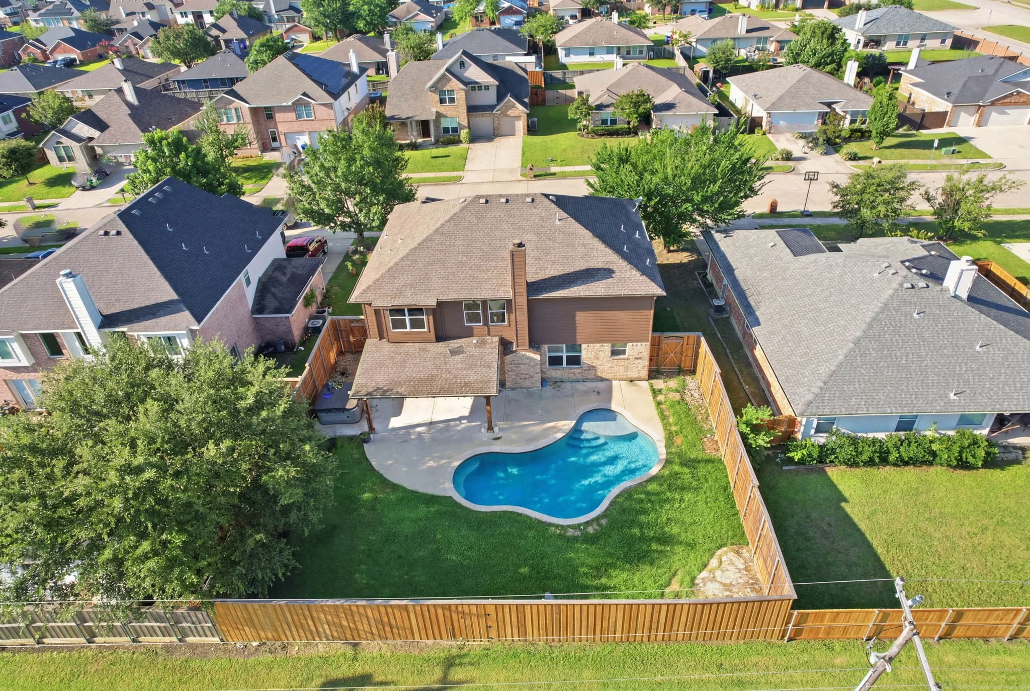 Single Family Residence For Sale in Rockwall County , 608 Love Lane, Royse City, Texas 75189, 4 Bedroom, 3 Bathroom, 2 Garage spaces, 2,990 Sqft, built in 2004, mls#21267876, Real Estate Agent in Royse City, Homes For Sale in Rockwall county, Homes For Sale in Royse City, Realtor in Royse City Texas, Real Estate Brokerage Independent Realty Texas, Luminita Cordes Realtor