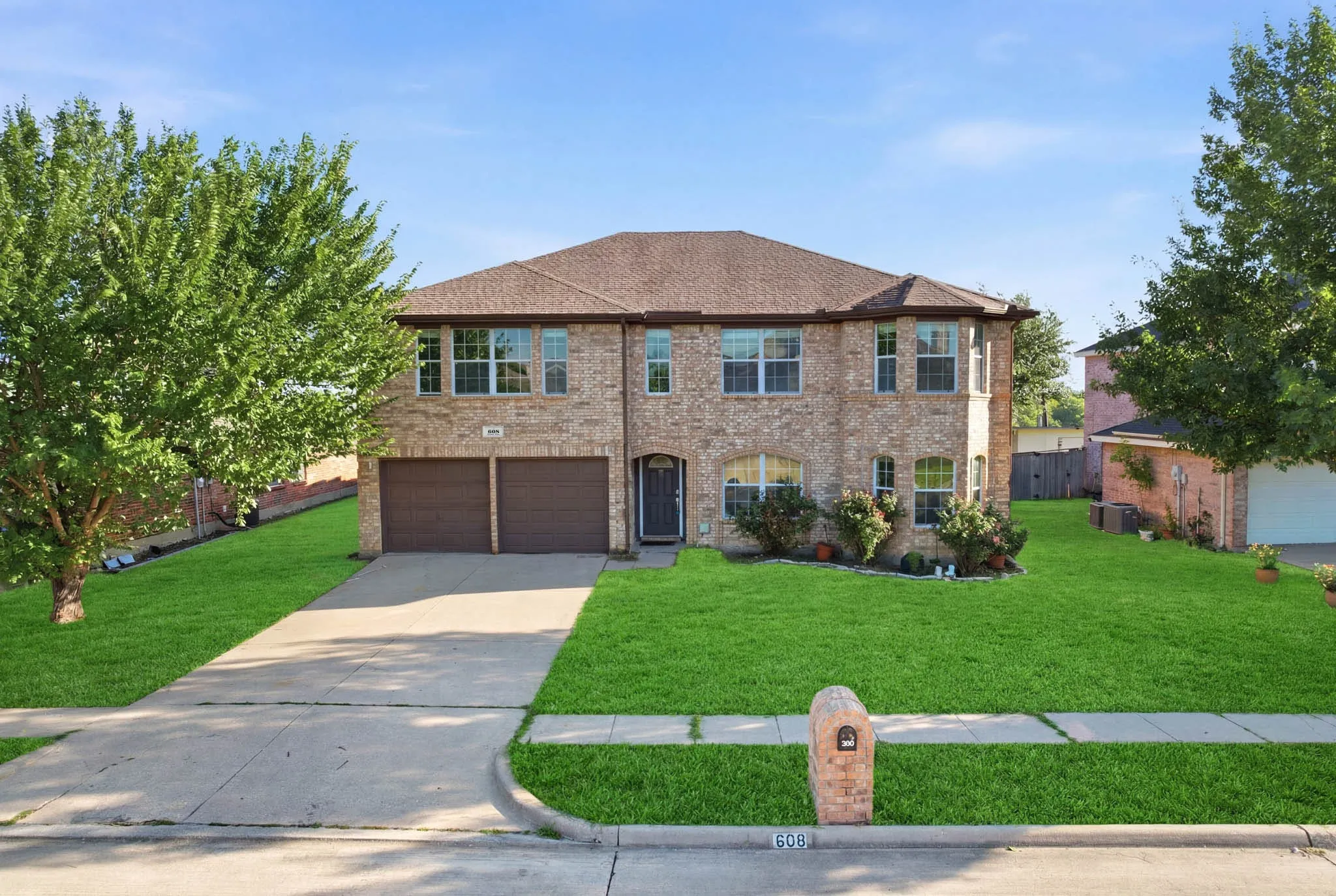 Single Family Residence For Sale in Rockwall County , 608 Love Lane, Royse City, Texas 75189, 4 Bedroom, 3 Bathroom, 2 Garage spaces, 2,990 Sqft, built in 2004, mls#21267876, Real Estate Agent in Royse City, Homes For Sale in Rockwall county, Homes For Sale in Royse City, Realtor in Royse City Texas, Real Estate Brokerage Independent Realty Texas, Luminita Cordes Realtor