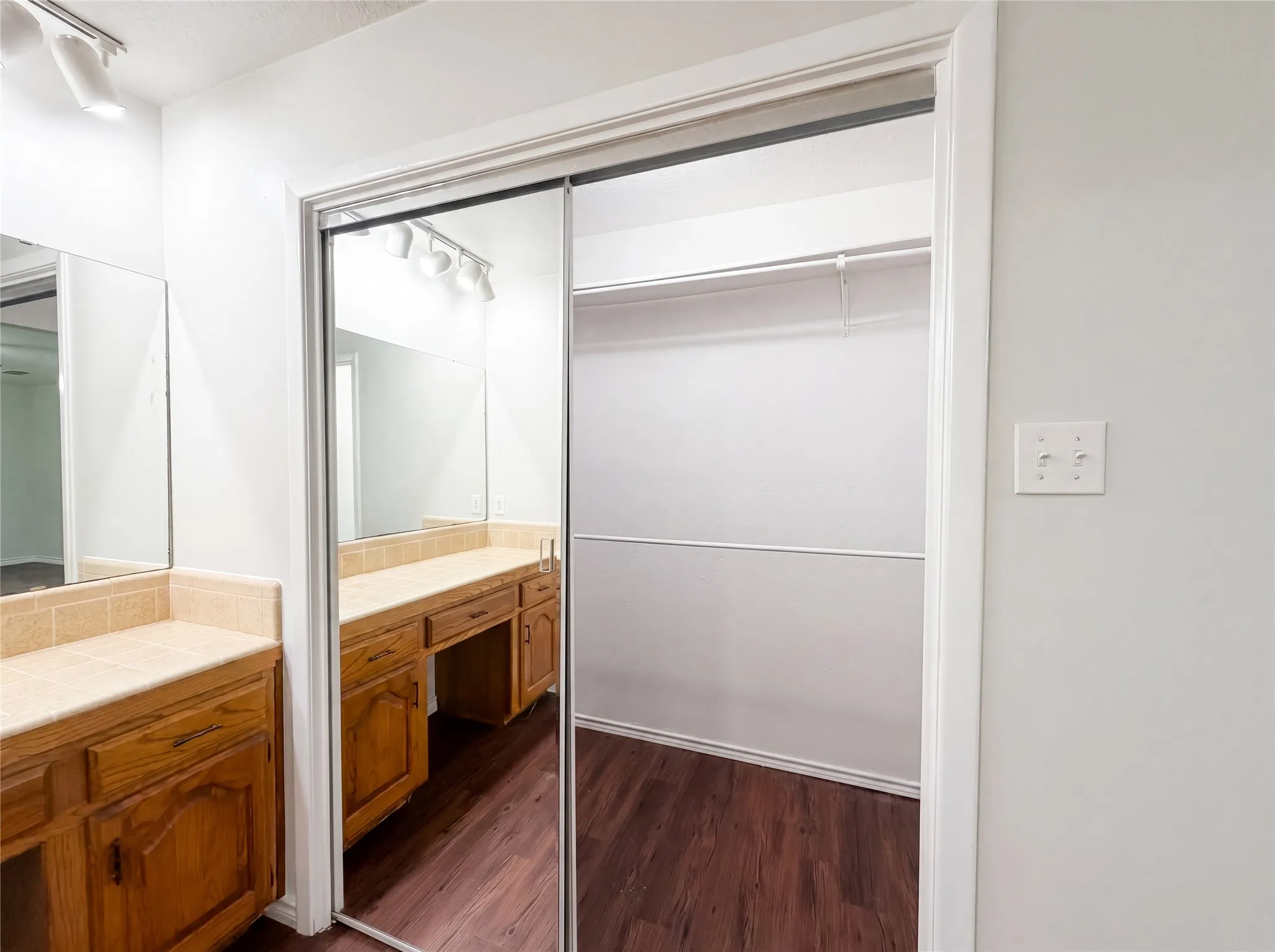 Single Family Residence For Sale in Johnson County , 8017 E FM 917, Alvarado, Texas 76009, 3 Bedroom, 3 Bathroom, 2 Garage spaces, 2,092 Sqft, built in 1976, mls#21297985, Real Estate Agent in Alvarado, Homes For Sale in Johnson county, Homes For Sale in Alvarado, Realtor in Alvarado Texas, Real Estate Brokerage Independent Realty Texas, Luminita Cordes Realtor