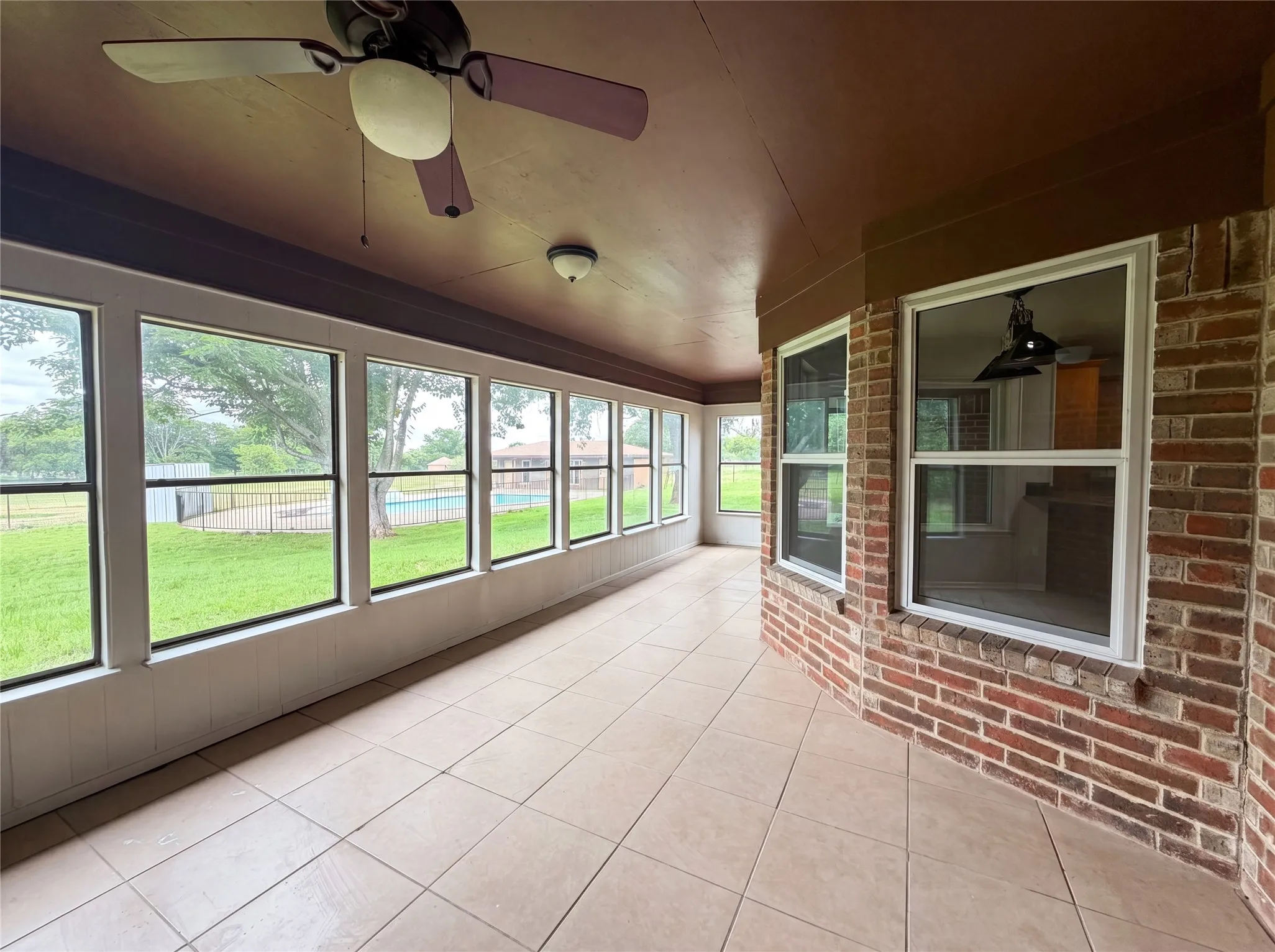 Single Family Residence For Sale in Johnson County , 8017 E FM 917, Alvarado, Texas 76009, 3 Bedroom, 3 Bathroom, 2 Garage spaces, 2,092 Sqft, built in 1976, mls#21297985, Real Estate Agent in Alvarado, Homes For Sale in Johnson county, Homes For Sale in Alvarado, Realtor in Alvarado Texas, Real Estate Brokerage Independent Realty Texas, Luminita Cordes Realtor