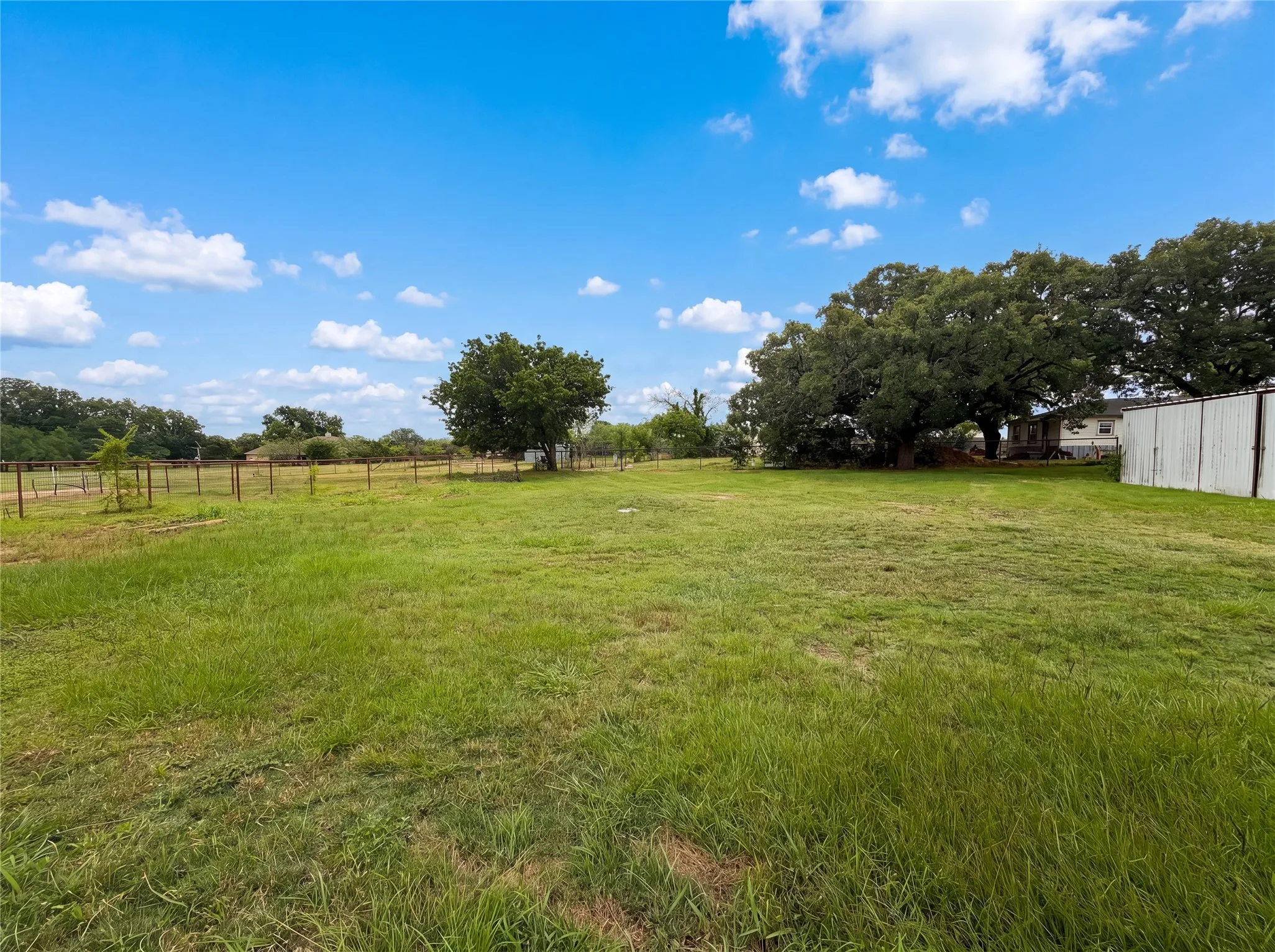 Single Family Residence For Sale in Johnson County , 8017 E FM 917, Alvarado, Texas 76009, 3 Bedroom, 3 Bathroom, 2 Garage spaces, 2,092 Sqft, built in 1976, mls#21297985, Real Estate Agent in Alvarado, Homes For Sale in Johnson county, Homes For Sale in Alvarado, Realtor in Alvarado Texas, Real Estate Brokerage Independent Realty Texas, Luminita Cordes Realtor