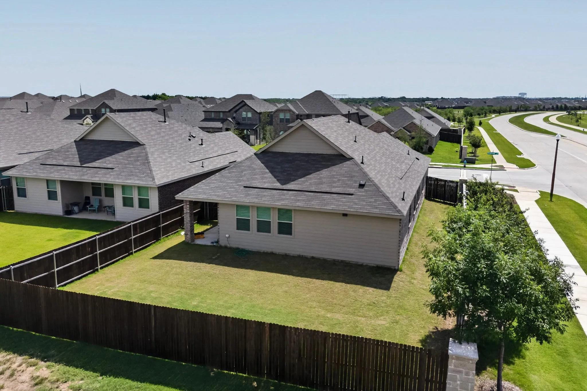 Single Family Residence For Sale in Denton County , 3401 Kingsview Drive, Denton, Texas 76207, 4 Bedroom, 2 Bathroom, 2 Garage spaces, 1,998 Sqft, built in 2022, mls#21299496, Real Estate Agent in Denton, Homes For Sale in Denton county, Homes For Sale in Denton, Realtor in Denton Texas, Real Estate Brokerage Independent Realty Texas, Luminita Cordes Realtor