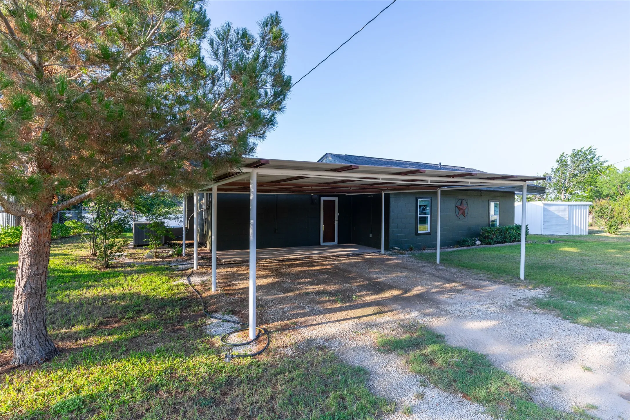 Single Family Residence For Sale in Jones County , 236 War Paint Road, Abilene, Texas 79601, 3 Bedroom, 1 Bathroom, Garage spaces, 1,211 Sqft, built in 1950, mls#21299766, Real Estate Agent in Abilene, Homes For Sale in Jones county, Homes For Sale in Abilene, Realtor in Abilene Texas, Real Estate Brokerage Independent Realty Texas, Luminita Cordes Realtor