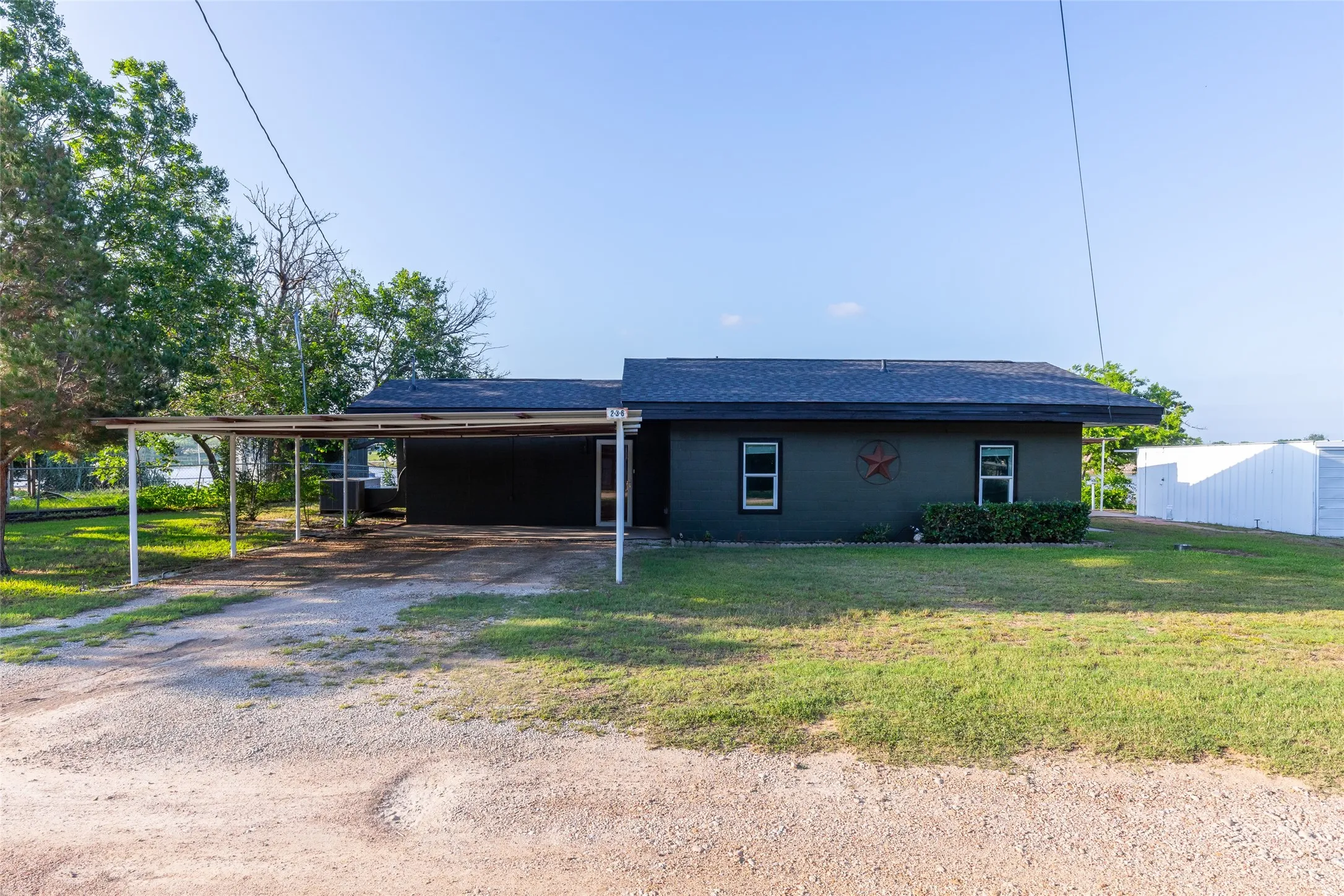 Single Family Residence For Sale in Jones County , 236 War Paint Road, Abilene, Texas 79601, 3 Bedroom, 1 Bathroom, Garage spaces, 1,211 Sqft, built in 1950, mls#21299766, Real Estate Agent in Abilene, Homes For Sale in Jones county, Homes For Sale in Abilene, Realtor in Abilene Texas, Real Estate Brokerage Independent Realty Texas, Luminita Cordes Realtor