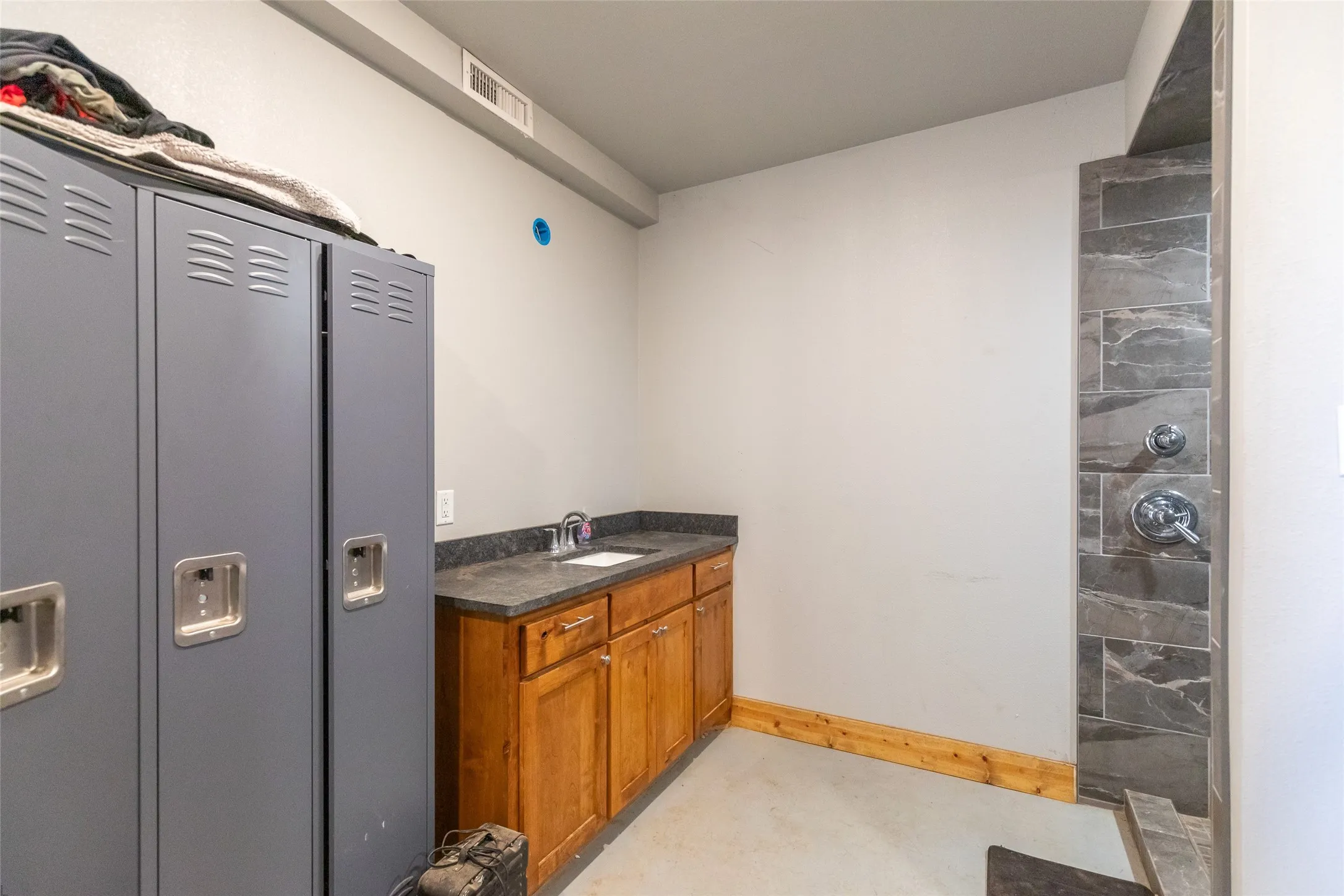 Industrial For Sale in Taylor County , 1256 County Road 401, Merkel, Texas 79536, 0, 0, Garage spaces, 13,200 Sqft, built in 2020, mls#21299444, Real Estate Agent in Merkel, Homes For Sale in Taylor county, Homes For Sale in Merkel, Realtor in Merkel Texas, Real Estate Brokerage Independent Realty Texas, Luminita Cordes Realtor