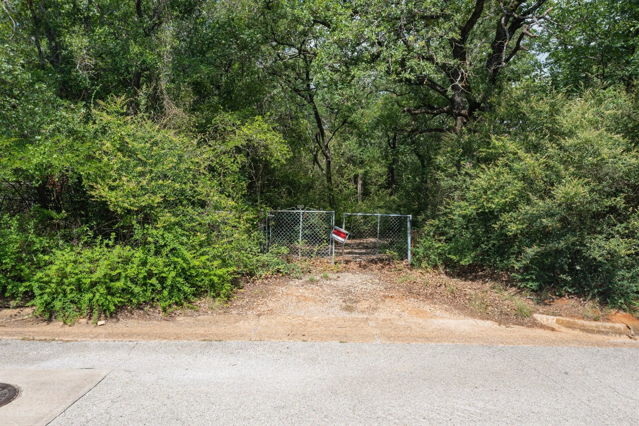Unimproved Land For Sale in Tarrant County , 1524 Tierney Road, Fort Worth, Texas 76112, 0, 0, Garage spaces, 0 Sqft, built in 0, mls#21293527, Real Estate Agent in Fort Worth, Homes For Sale in Tarrant county, Homes For Sale in Fort Worth, Realtor in Fort Worth Texas, Real Estate Brokerage Independent Realty Texas, Luminita Cordes Realtor