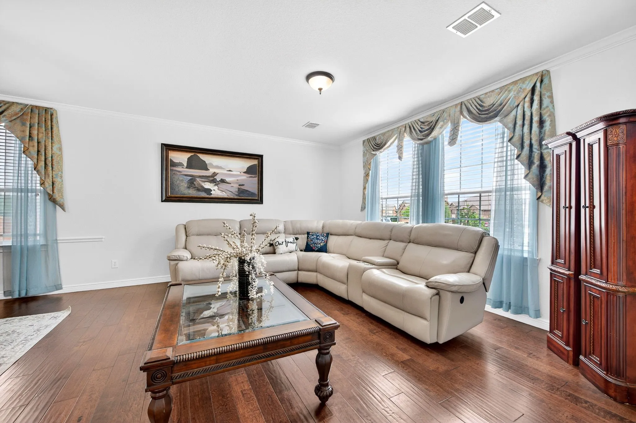 Single Family Residence For Sale in Dallas County , 1503 Quail Ridge Drive, Cedar Hill, Texas 75104, 5 Bedrooms, 3 Bathrooms, 2 Garage spaces, 3,717 Sqft, built in 2005, Price $449,900, mls#21294337, Real Estate Agent in Cedar Hill, Homes For Sale in Dallas county, Homes For Sale in Cedar Hill, Realtor in Cedar Hill Texas, Real Estate Brokerage Independent Realty Texas, Luminita Cordes Realtor