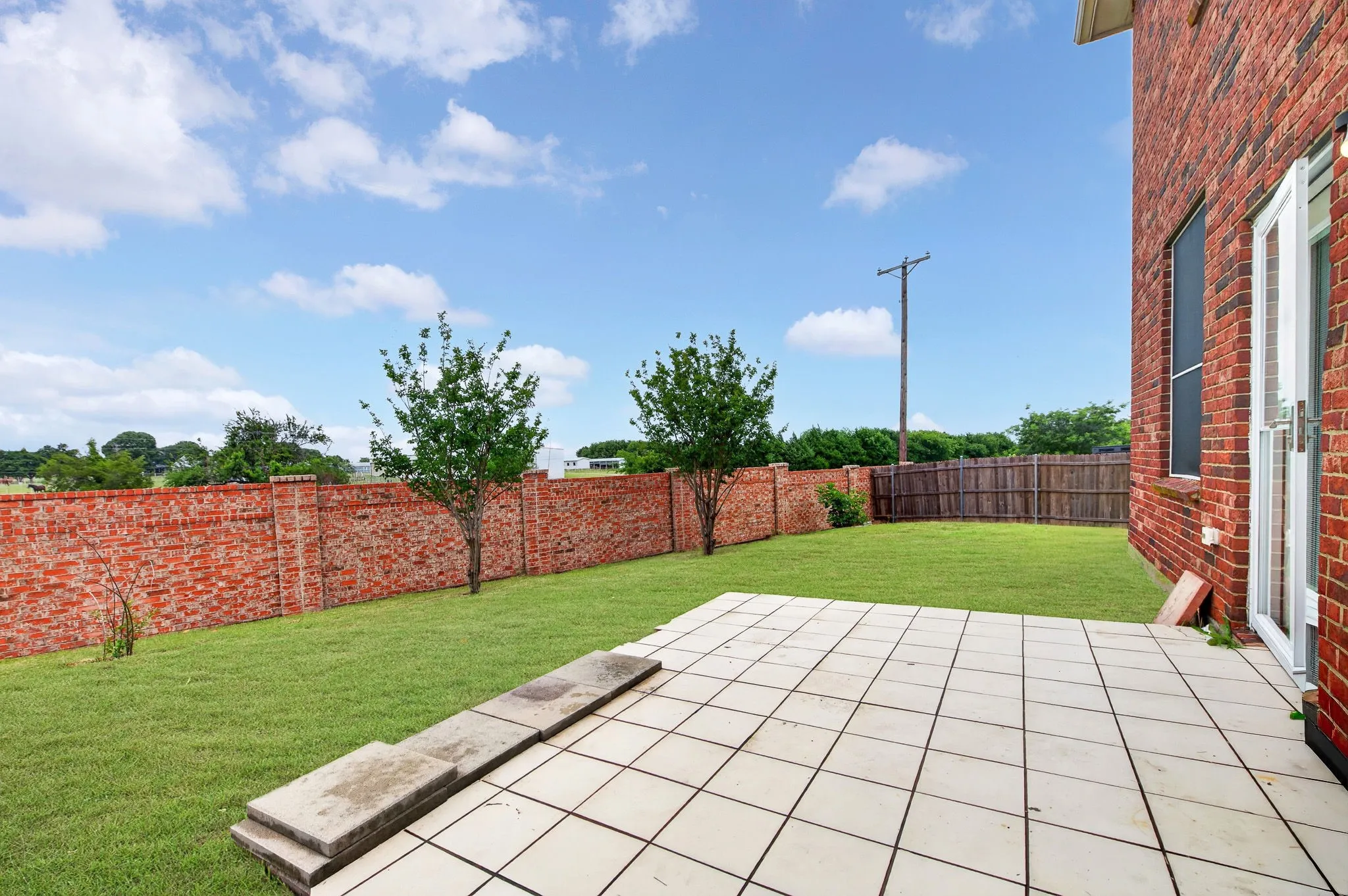 Single Family Residence For Sale in Dallas County , 1503 Quail Ridge Drive, Cedar Hill, Texas 75104, 5 Bedrooms, 3 Bathrooms, 2 Garage spaces, 3,717 Sqft, built in 2005, Price $449,900, mls#21294337, Real Estate Agent in Cedar Hill, Homes For Sale in Dallas county, Homes For Sale in Cedar Hill, Realtor in Cedar Hill Texas, Real Estate Brokerage Independent Realty Texas, Luminita Cordes Realtor