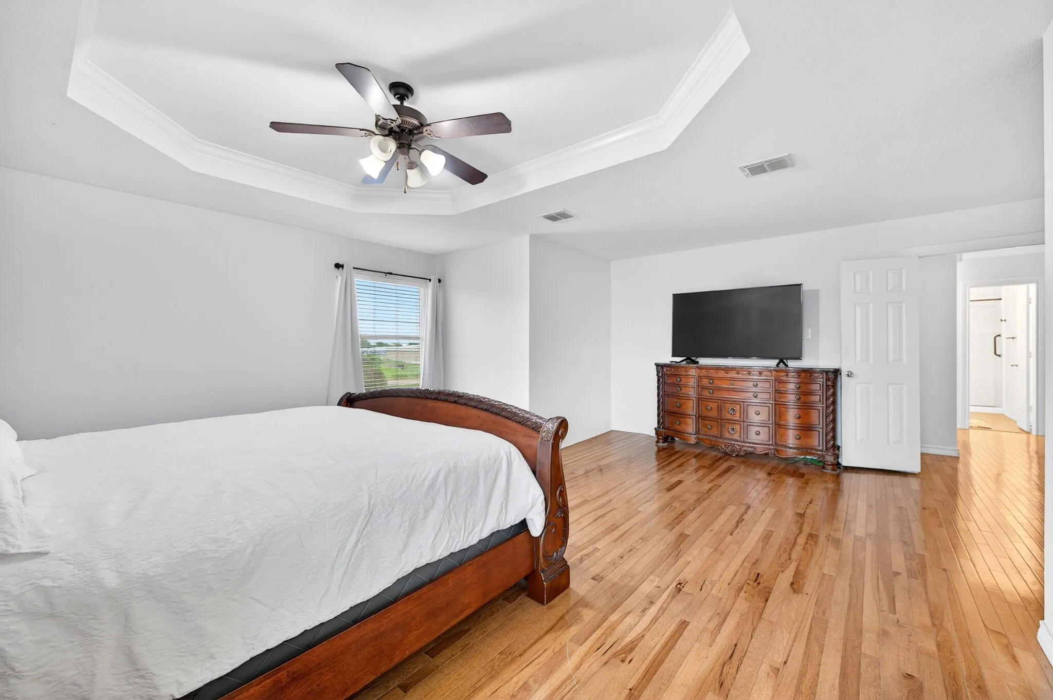 Single Family Residence For Sale in Dallas County , 1503 Quail Ridge Drive, Cedar Hill, Texas 75104, 5 Bedrooms, 3 Bathrooms, 2 Garage spaces, 3,717 Sqft, built in 2005, Price $449,900, mls#21294337, Real Estate Agent in Cedar Hill, Homes For Sale in Dallas county, Homes For Sale in Cedar Hill, Realtor in Cedar Hill Texas, Real Estate Brokerage Independent Realty Texas, Luminita Cordes Realtor