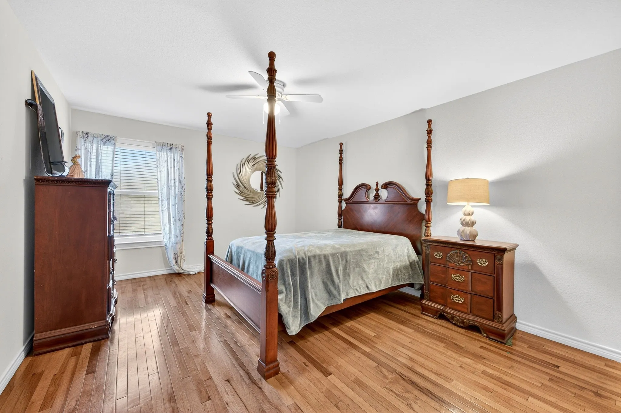 Single Family Residence For Sale in Dallas County , 1503 Quail Ridge Drive, Cedar Hill, Texas 75104, 5 Bedrooms, 3 Bathrooms, 2 Garage spaces, 3,717 Sqft, built in 2005, Price $449,900, mls#21294337, Real Estate Agent in Cedar Hill, Homes For Sale in Dallas county, Homes For Sale in Cedar Hill, Realtor in Cedar Hill Texas, Real Estate Brokerage Independent Realty Texas, Luminita Cordes Realtor