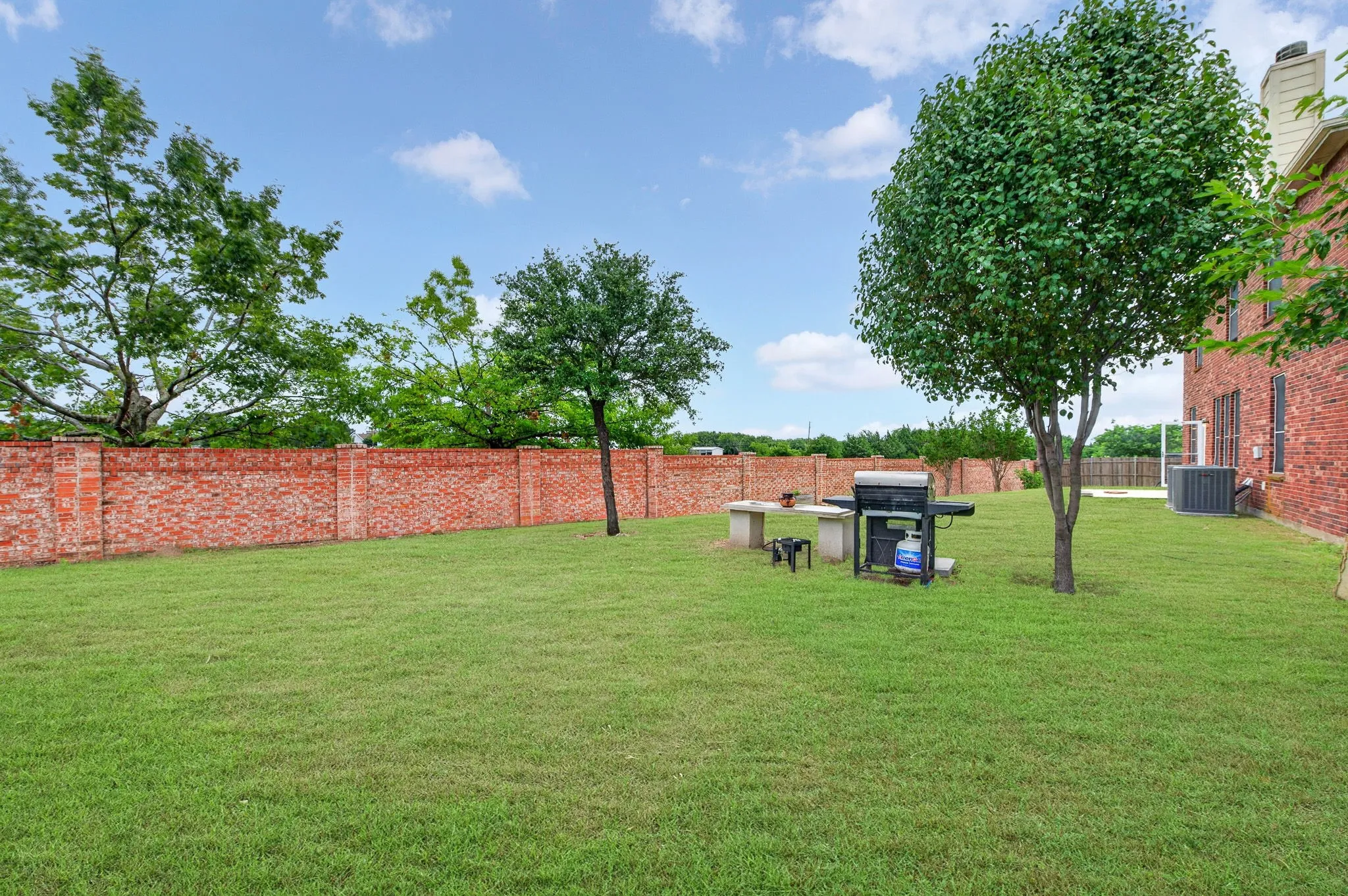 Single Family Residence For Sale in Dallas County , 1503 Quail Ridge Drive, Cedar Hill, Texas 75104, 5 Bedrooms, 3 Bathrooms, 2 Garage spaces, 3,717 Sqft, built in 2005, Price $449,900, mls#21294337, Real Estate Agent in Cedar Hill, Homes For Sale in Dallas county, Homes For Sale in Cedar Hill, Realtor in Cedar Hill Texas, Real Estate Brokerage Independent Realty Texas, Luminita Cordes Realtor