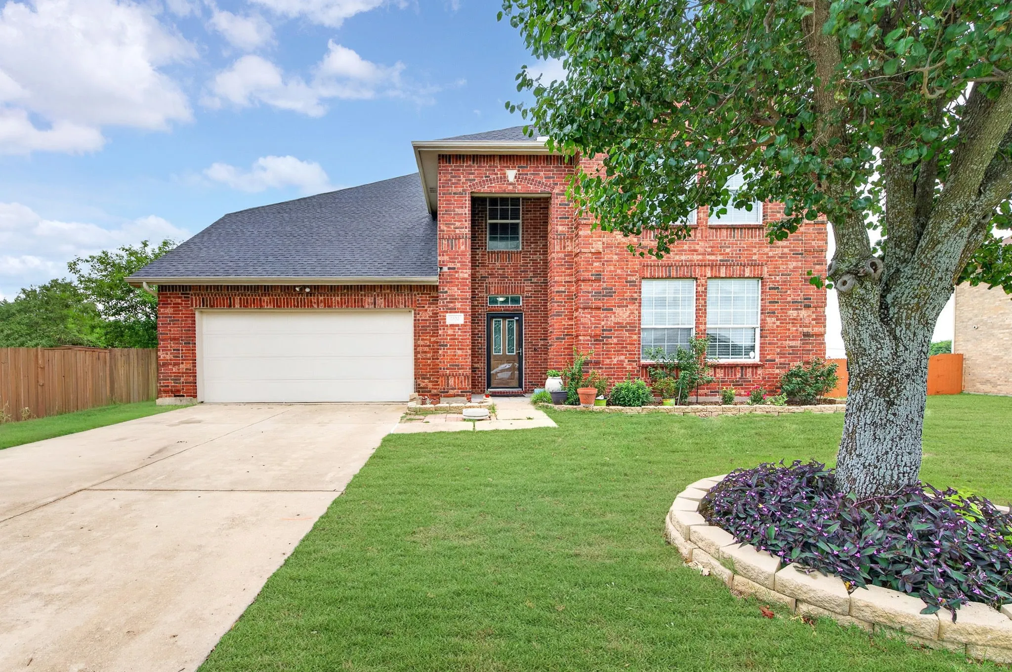 Single Family Residence For Sale in Dallas County , 1503 Quail Ridge Drive, Cedar Hill, Texas 75104, 5 Bedrooms, 3 Bathrooms, 2 Garage spaces, 3,717 Sqft, built in 2005, Price $449,900, mls#21294337, Real Estate Agent in Cedar Hill, Homes For Sale in Dallas county, Homes For Sale in Cedar Hill, Realtor in Cedar Hill Texas, Real Estate Brokerage Independent Realty Texas, Luminita Cordes Realtor