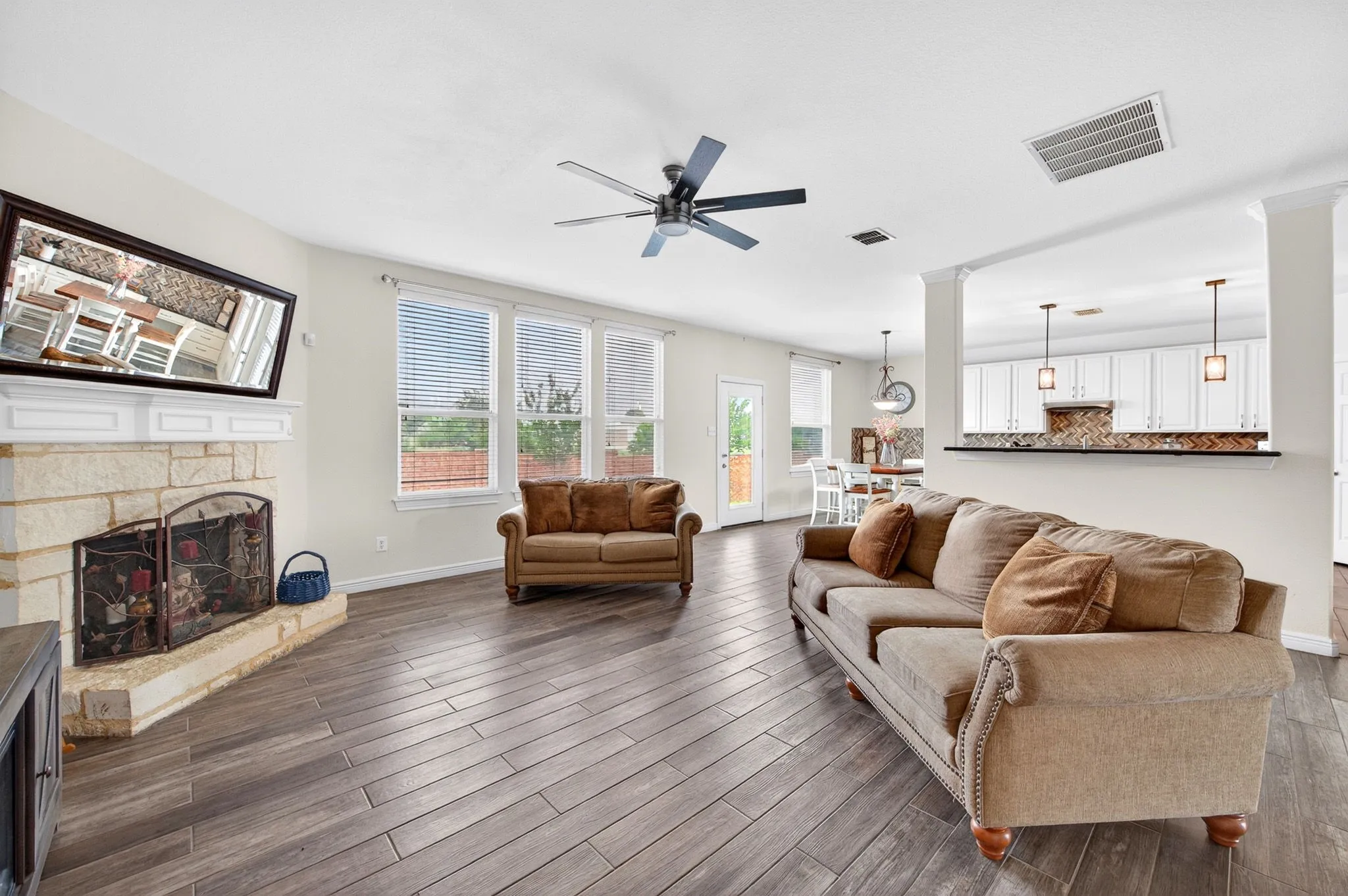 Single Family Residence For Sale in Dallas County , 1503 Quail Ridge Drive, Cedar Hill, Texas 75104, 5 Bedrooms, 3 Bathrooms, 2 Garage spaces, 3,717 Sqft, built in 2005, Price $449,900, mls#21294337, Real Estate Agent in Cedar Hill, Homes For Sale in Dallas county, Homes For Sale in Cedar Hill, Realtor in Cedar Hill Texas, Real Estate Brokerage Independent Realty Texas, Luminita Cordes Realtor