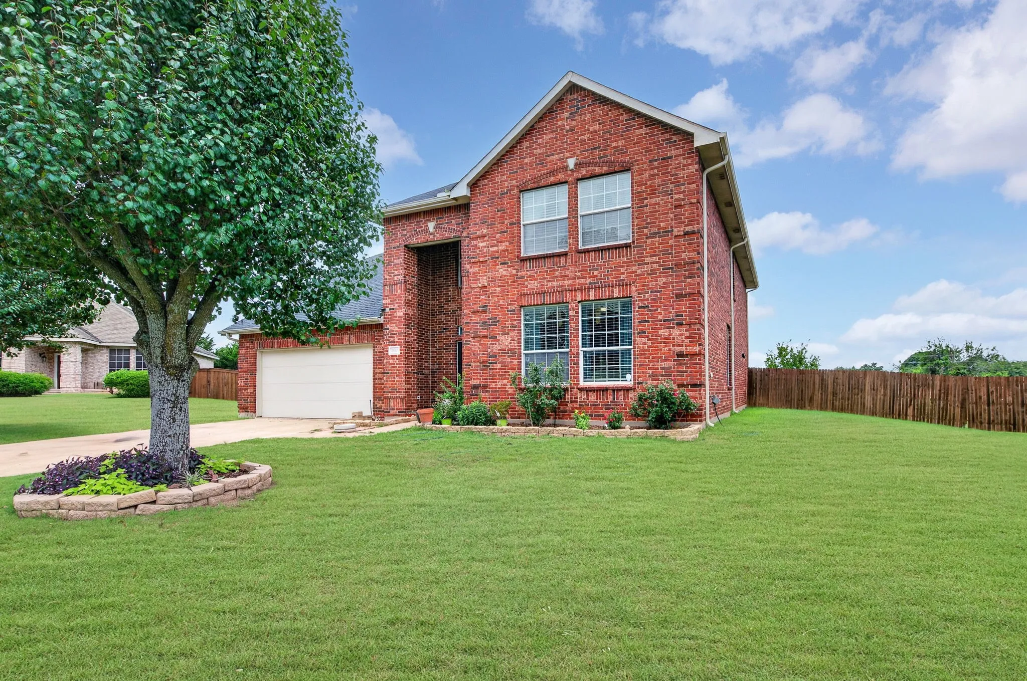 Single Family Residence For Sale in Dallas County , 1503 Quail Ridge Drive, Cedar Hill, Texas 75104, 5 Bedrooms, 3 Bathrooms, 2 Garage spaces, 3,717 Sqft, built in 2005, Price $449,900, mls#21294337, Real Estate Agent in Cedar Hill, Homes For Sale in Dallas county, Homes For Sale in Cedar Hill, Realtor in Cedar Hill Texas, Real Estate Brokerage Independent Realty Texas, Luminita Cordes Realtor