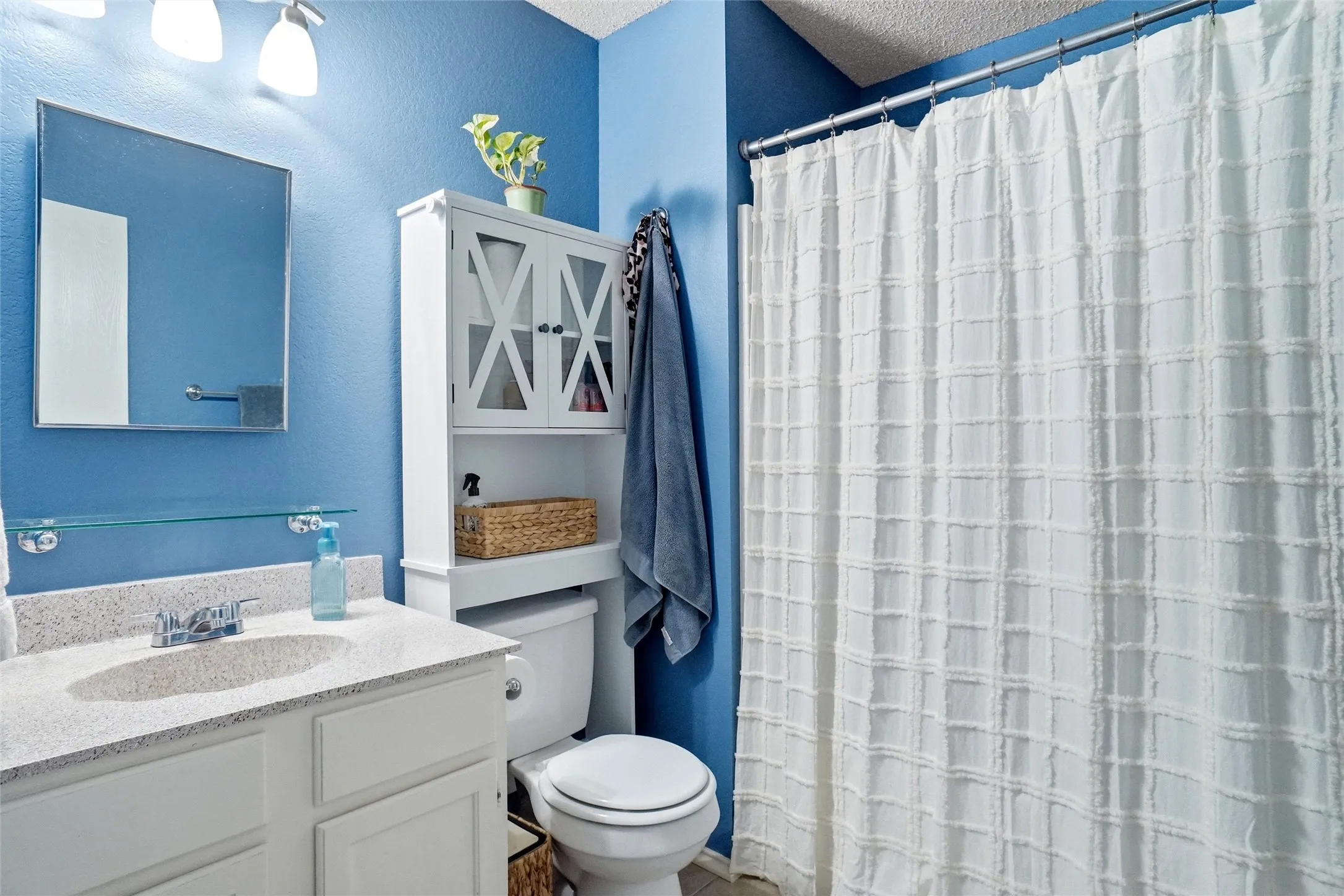 Single Family Residence For Sale in Denton County , 2208 Maple Drive, Little Elm, Texas 75068, 3 Bedroom, 2 Bathroom, 2 Garage spaces, 1,507 Sqft, built in 1999, Price $309,700, mls#21297984, Real Estate Agent in Little Elm, Homes For Sale in Denton county, Homes For Sale in Little Elm, Realtor in Little Elm Texas, Real Estate Brokerage Independent Realty Texas, Luminita Cordes Realtor