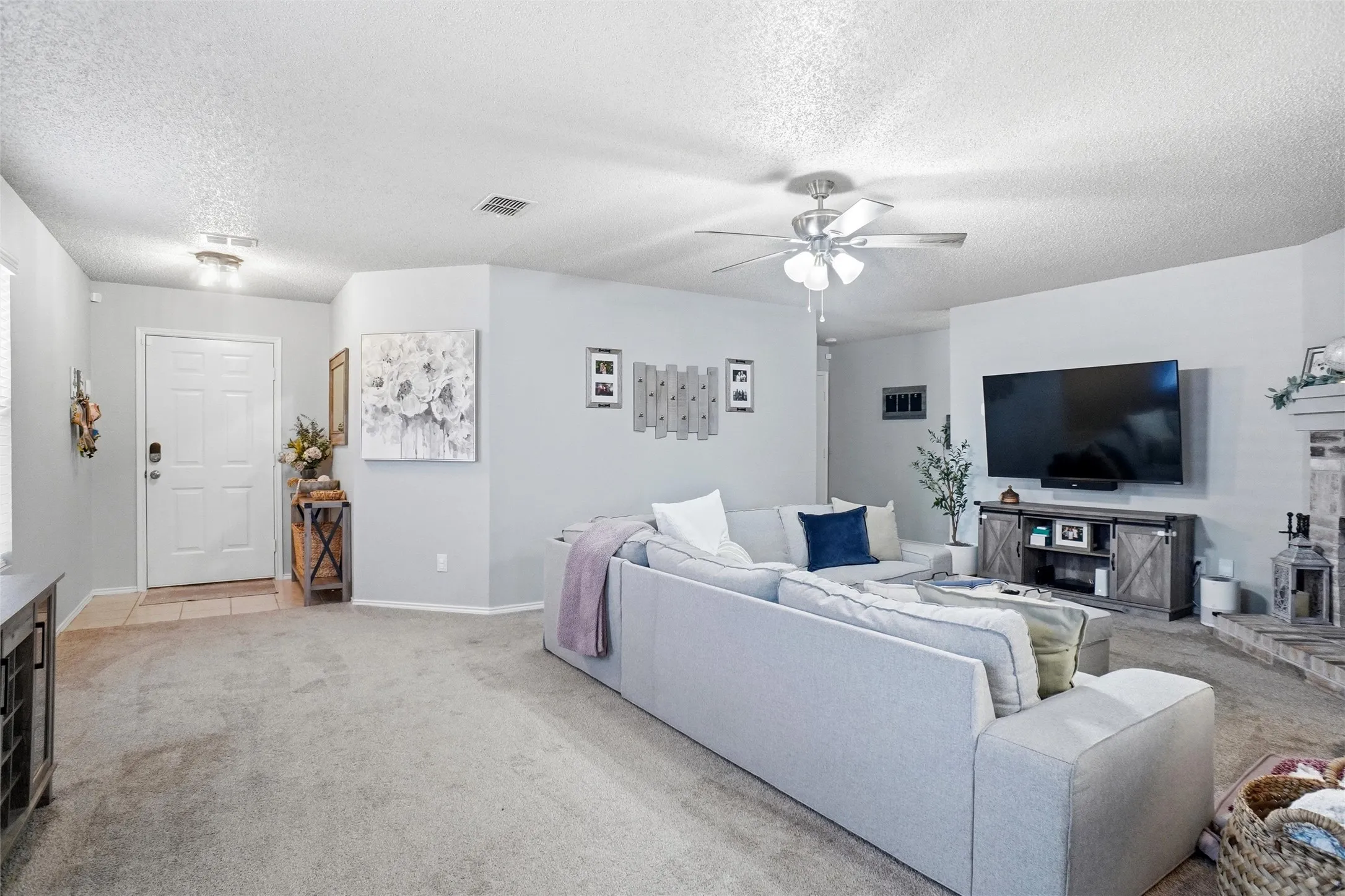 Single Family Residence For Sale in Denton County , 2208 Maple Drive, Little Elm, Texas 75068, 3 Bedroom, 2 Bathroom, 2 Garage spaces, 1,507 Sqft, built in 1999, Price $309,700, mls#21297984, Real Estate Agent in Little Elm, Homes For Sale in Denton county, Homes For Sale in Little Elm, Realtor in Little Elm Texas, Real Estate Brokerage Independent Realty Texas, Luminita Cordes Realtor