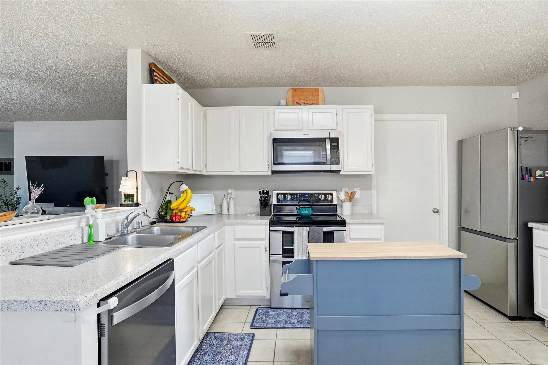 Single Family Residence For Sale in Denton County , 2208 Maple Drive, Little Elm, Texas 75068, 3 Bedroom, 2 Bathroom, 2 Garage spaces, 1,507 Sqft, built in 1999, Price $309,700, mls#21297984, Real Estate Agent in Little Elm, Homes For Sale in Denton county, Homes For Sale in Little Elm, Realtor in Little Elm Texas, Real Estate Brokerage Independent Realty Texas, Luminita Cordes Realtor