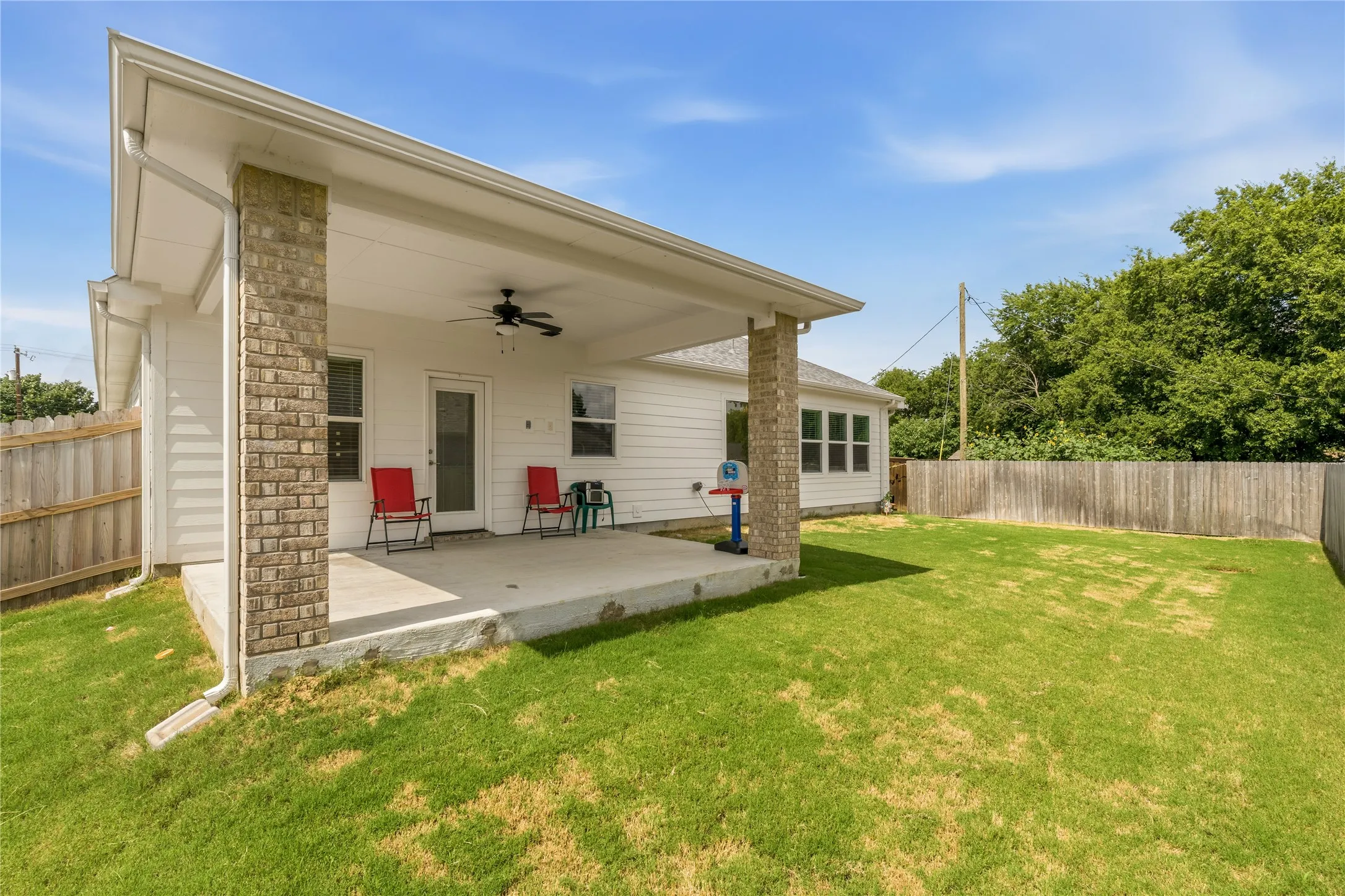 Single Family Residence For Sale in Tarrant County , 411 W Harwood Road, Euless, Texas 76039, 4 Bedroom, 2 Bathroom, 2 Garage spaces, 2,312 Sqft, built in 2025, mls#21299439, Real Estate Agent in Euless, Homes For Sale in Tarrant county, Homes For Sale in Euless, Realtor in Euless Texas, Real Estate Brokerage Independent Realty Texas, Luminita Cordes Realtor