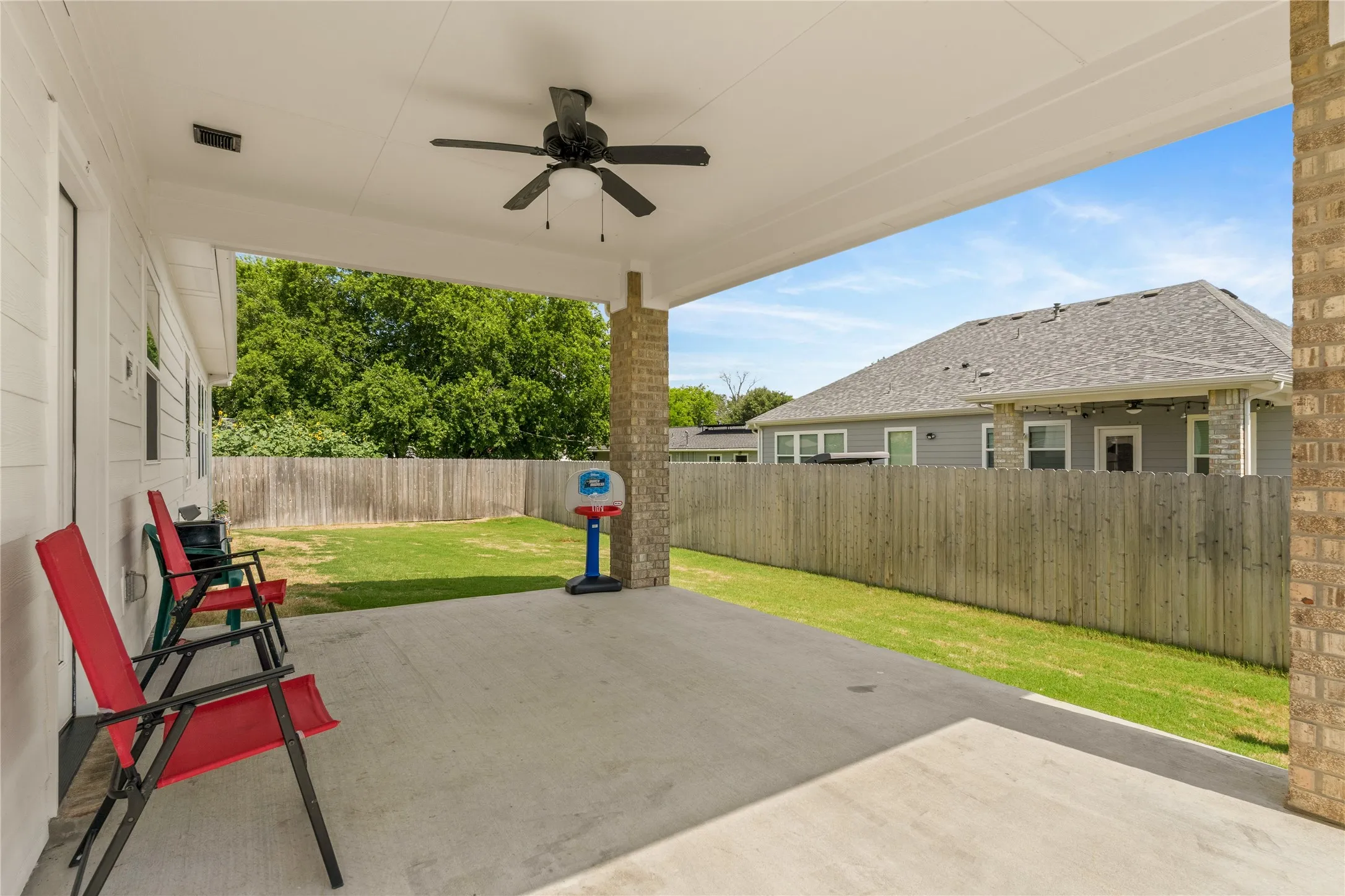 Single Family Residence For Sale in Tarrant County , 411 W Harwood Road, Euless, Texas 76039, 4 Bedroom, 2 Bathroom, 2 Garage spaces, 2,312 Sqft, built in 2025, mls#21299439, Real Estate Agent in Euless, Homes For Sale in Tarrant county, Homes For Sale in Euless, Realtor in Euless Texas, Real Estate Brokerage Independent Realty Texas, Luminita Cordes Realtor