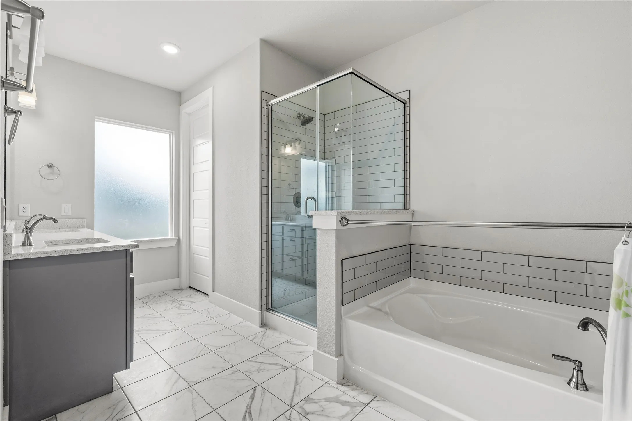 Single Family Residence For Sale in Tarrant County , 411 W Harwood Road, Euless, Texas 76039, 4 Bedroom, 2 Bathroom, 2 Garage spaces, 2,312 Sqft, built in 2025, mls#21299439, Real Estate Agent in Euless, Homes For Sale in Tarrant county, Homes For Sale in Euless, Realtor in Euless Texas, Real Estate Brokerage Independent Realty Texas, Luminita Cordes Realtor