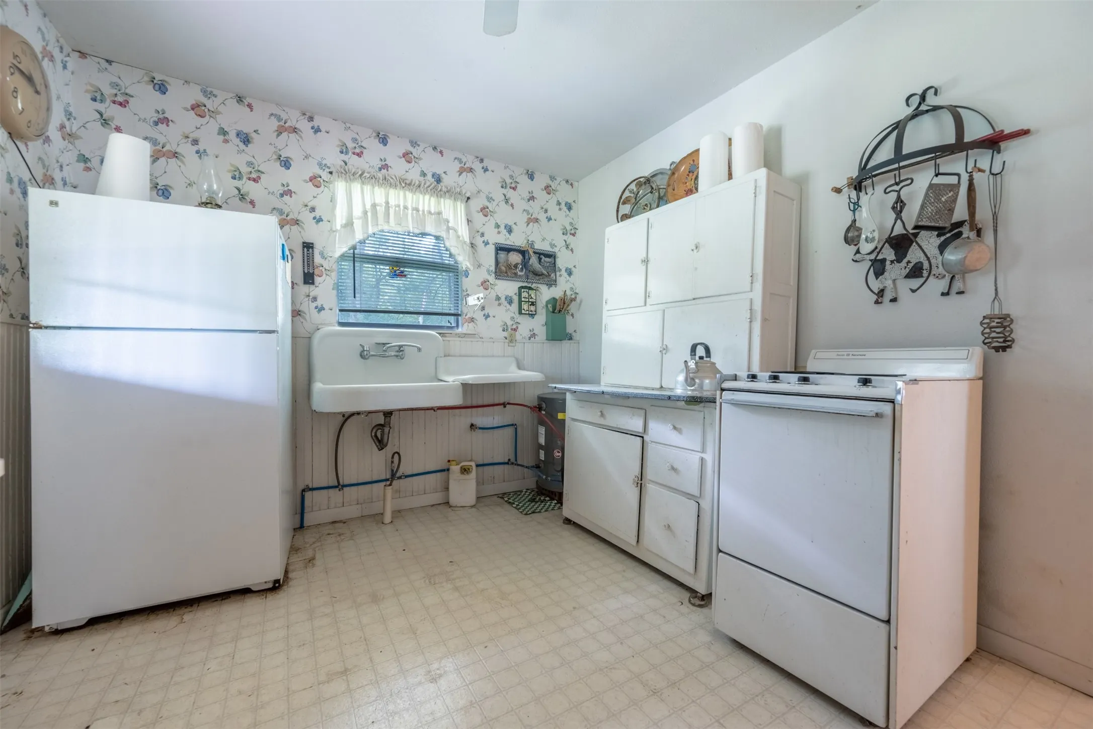 Improved Land For Sale in Lamar County , 9253 US Highway 271 S, Deport, Texas 75435, 0, 0, Garage spaces, 0 Sqft, built in 1998, mls#21299854, Real Estate Agent in Deport, Homes For Sale in Lamar county, Homes For Sale in Deport, Realtor in Deport Texas, Real Estate Brokerage Independent Realty Texas, Luminita Cordes Realtor