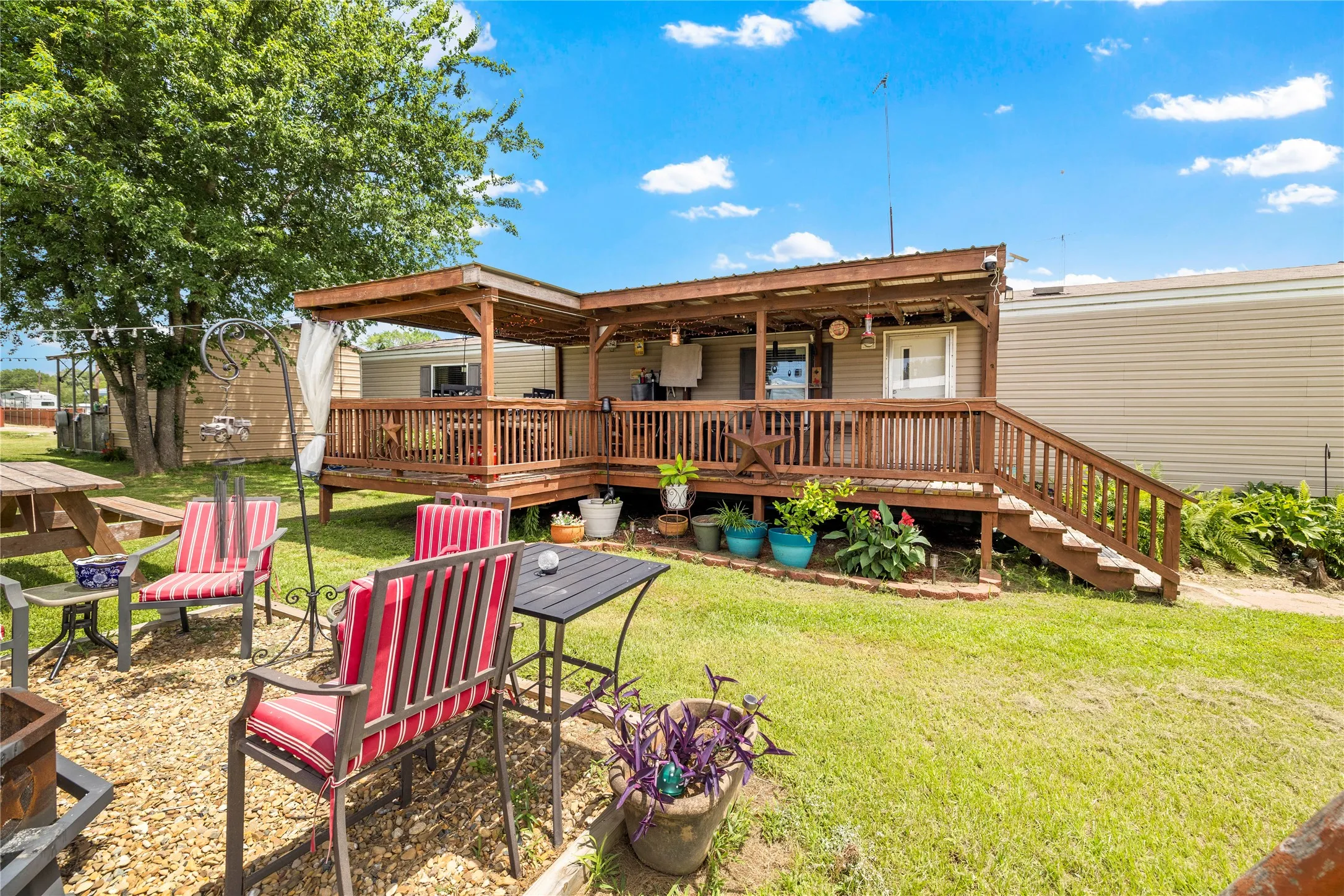 Manufactured Home For Sale in Wood County , 188 Mohican, Quitman, Texas 75783, 3 Bedroom, 2 Bathroom, Garage spaces, 924 Sqft, built in 2017, mls#21295716, Real Estate Agent in Quitman, Homes For Sale in Wood county, Homes For Sale in Quitman, Realtor in Quitman Texas, Real Estate Brokerage Independent Realty Texas, Luminita Cordes Realtor