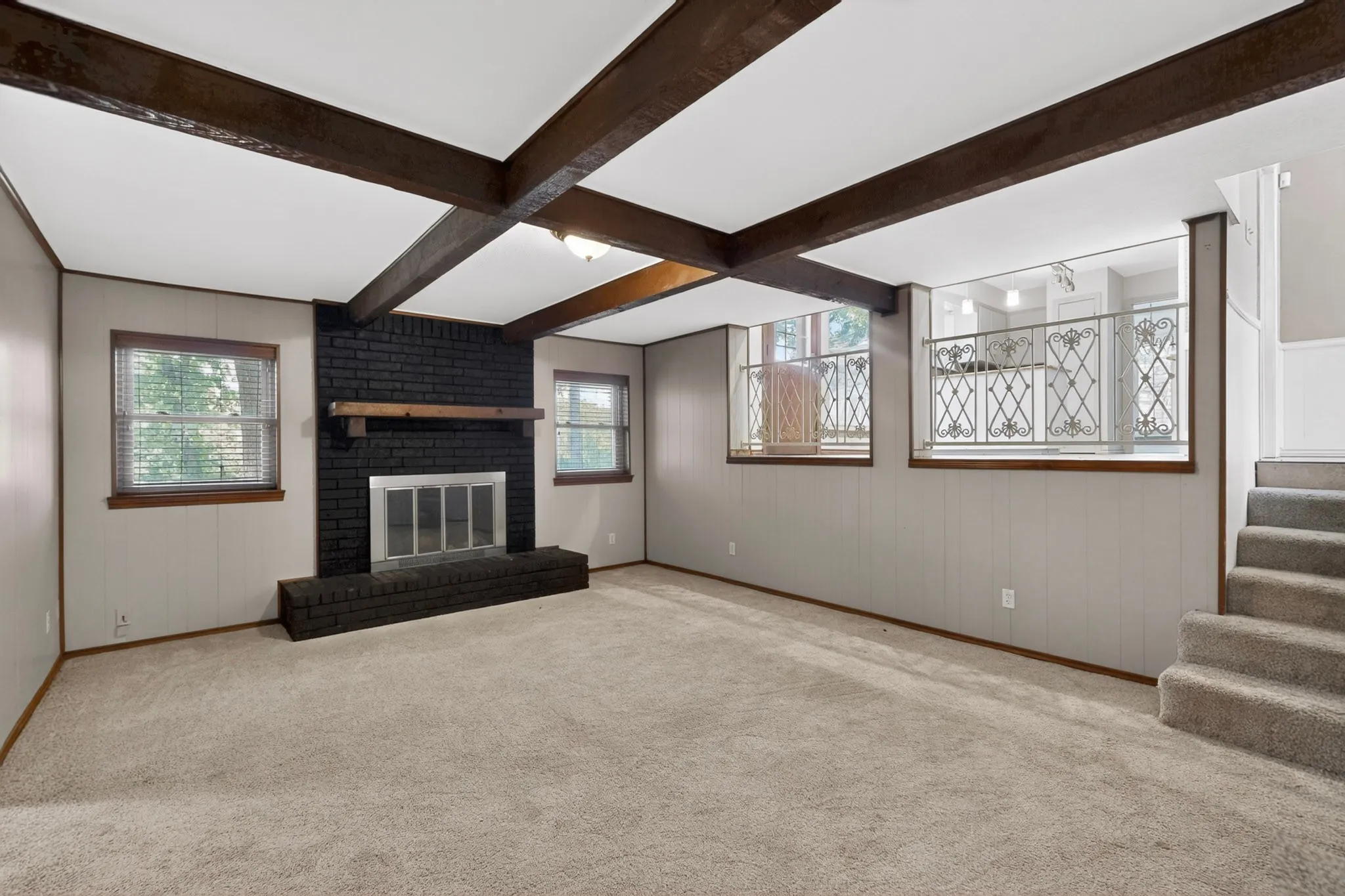 Single Family Residence For Sale in Tarrant County , 3411 Sheffield Drive, Arlington, Texas 76013, 4 Bedroom, 3 Bathroom, 2 Garage spaces, 2,200 Sqft, built in 1973, mls#21299865, Real Estate Agent in Arlington, Homes For Sale in Tarrant county, Homes For Sale in Arlington, Realtor in Arlington Texas, Real Estate Brokerage Independent Realty Texas, Luminita Cordes Realtor