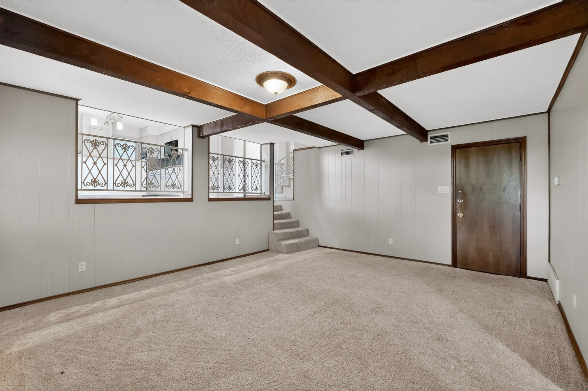 Single Family Residence For Sale in Tarrant County , 3411 Sheffield Drive, Arlington, Texas 76013, 4 Bedroom, 3 Bathroom, 2 Garage spaces, 2,200 Sqft, built in 1973, mls#21299865, Real Estate Agent in Arlington, Homes For Sale in Tarrant county, Homes For Sale in Arlington, Realtor in Arlington Texas, Real Estate Brokerage Independent Realty Texas, Luminita Cordes Realtor