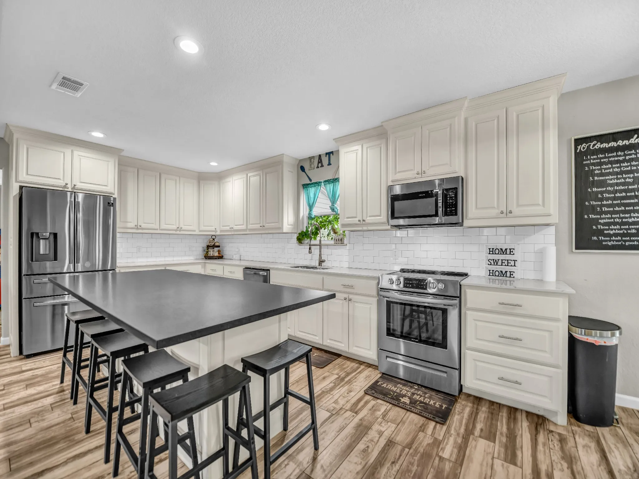 Single Family Residence For Sale in Palo Pinto County , 104 Turkey Creek Road, Mineral Wells, Texas 76067, 3 Bedroom, 2 Bathroom, Garage spaces, 1,770 Sqft, built in 2020, mls#21298524, Real Estate Agent in Mineral Wells, Homes For Sale in Palo Pinto county, Homes For Sale in Mineral Wells, Realtor in Mineral Wells Texas, Real Estate Brokerage Independent Realty Texas, Luminita Cordes Realtor