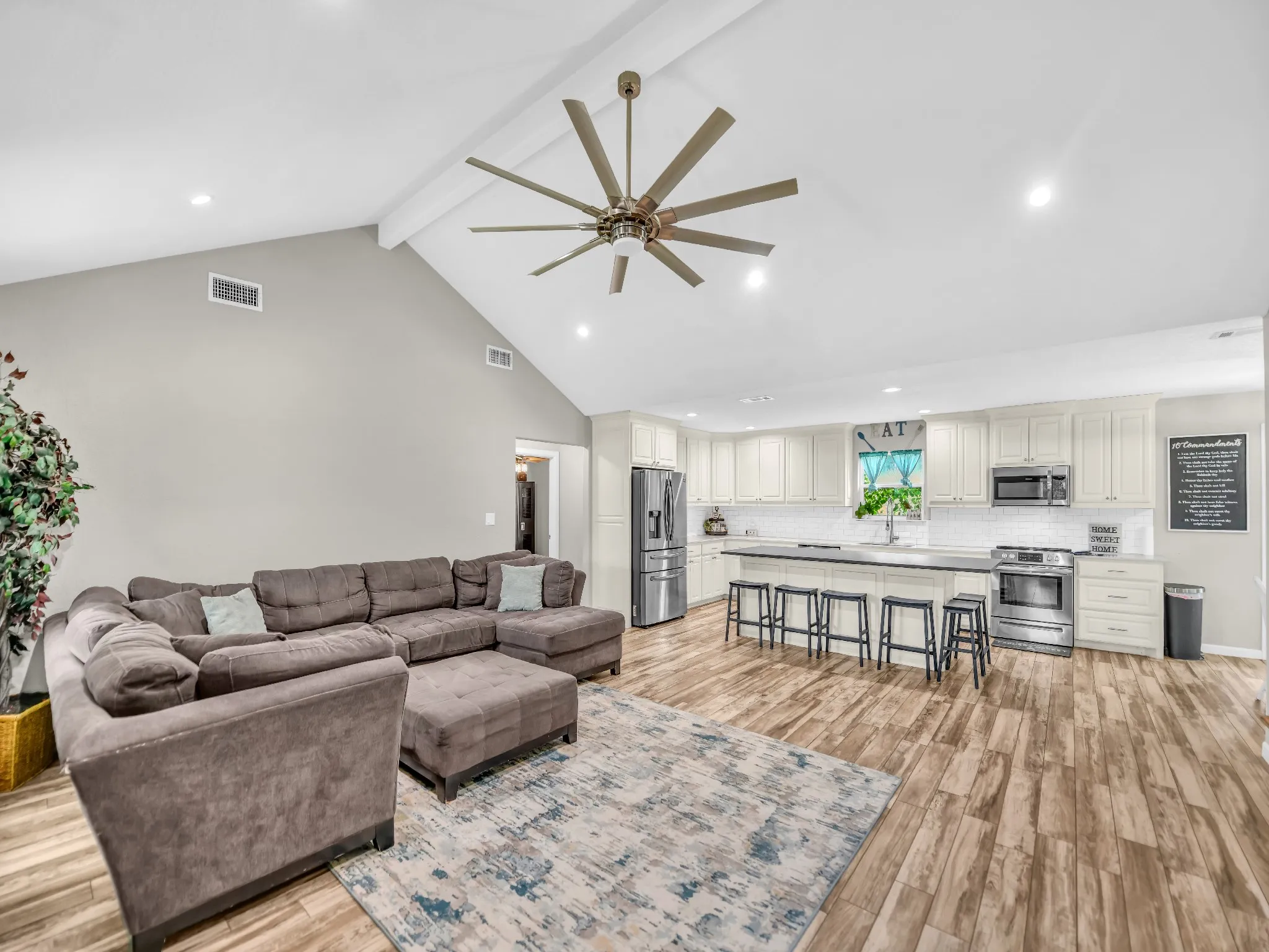 Single Family Residence For Sale in Palo Pinto County , 104 Turkey Creek Road, Mineral Wells, Texas 76067, 3 Bedroom, 2 Bathroom, Garage spaces, 1,770 Sqft, built in 2020, mls#21298524, Real Estate Agent in Mineral Wells, Homes For Sale in Palo Pinto county, Homes For Sale in Mineral Wells, Realtor in Mineral Wells Texas, Real Estate Brokerage Independent Realty Texas, Luminita Cordes Realtor