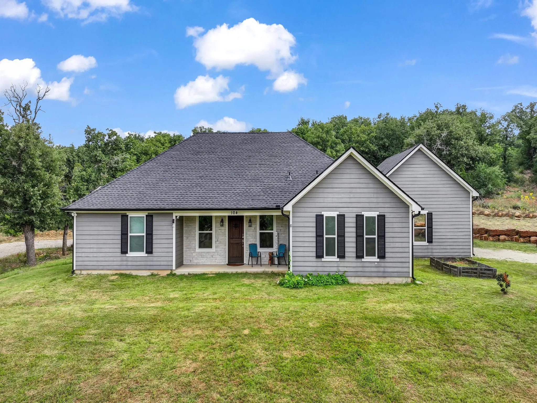 Single Family Residence For Sale in Palo Pinto County , 104 Turkey Creek Road, Mineral Wells, Texas 76067, 3 Bedroom, 2 Bathroom, Garage spaces, 1,770 Sqft, built in 2020, mls#21298524, Real Estate Agent in Mineral Wells, Homes For Sale in Palo Pinto county, Homes For Sale in Mineral Wells, Realtor in Mineral Wells Texas, Real Estate Brokerage Independent Realty Texas, Luminita Cordes Realtor