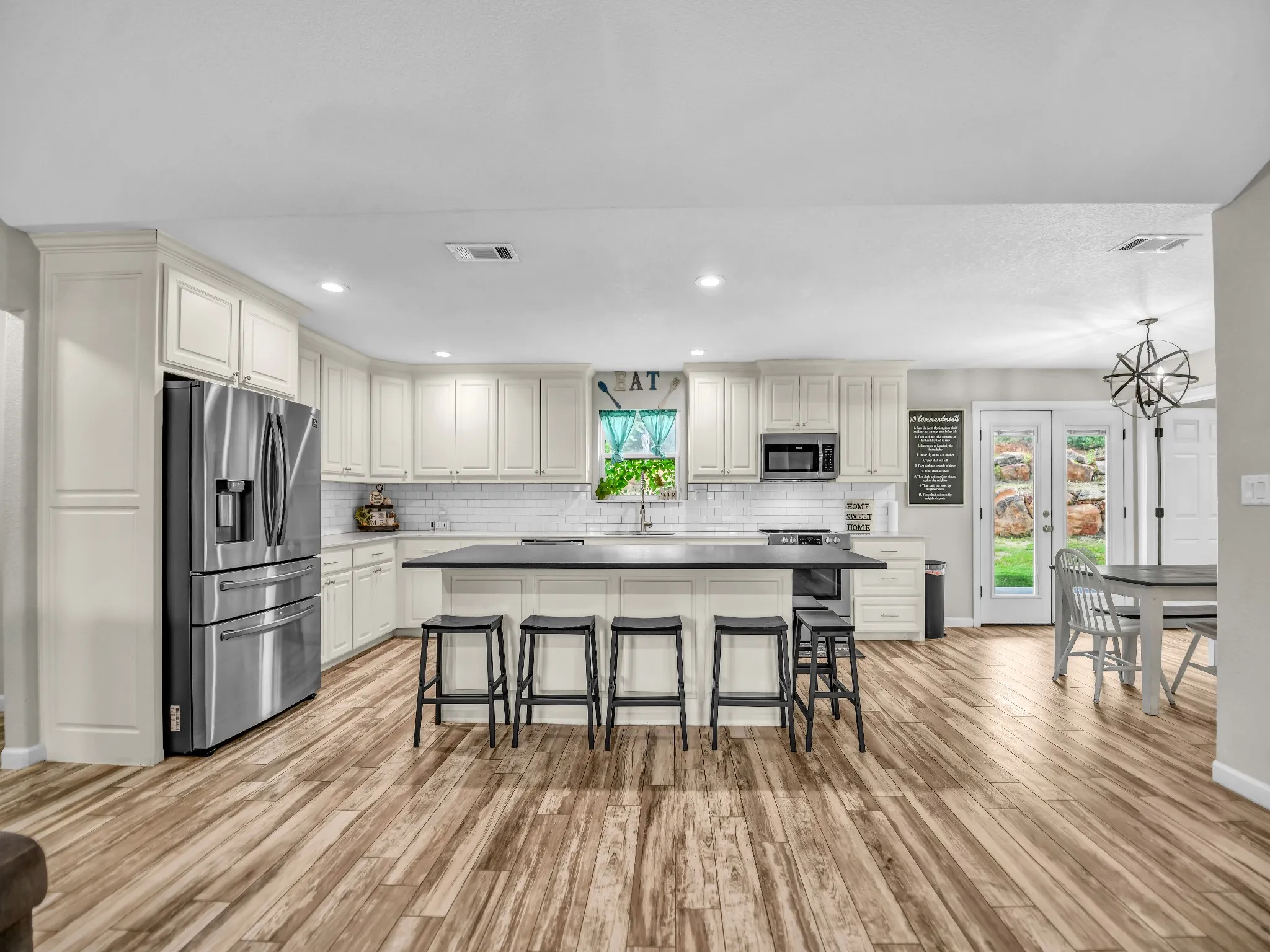 Single Family Residence For Sale in Palo Pinto County , 104 Turkey Creek Road, Mineral Wells, Texas 76067, 3 Bedroom, 2 Bathroom, Garage spaces, 1,770 Sqft, built in 2020, mls#21298524, Real Estate Agent in Mineral Wells, Homes For Sale in Palo Pinto county, Homes For Sale in Mineral Wells, Realtor in Mineral Wells Texas, Real Estate Brokerage Independent Realty Texas, Luminita Cordes Realtor